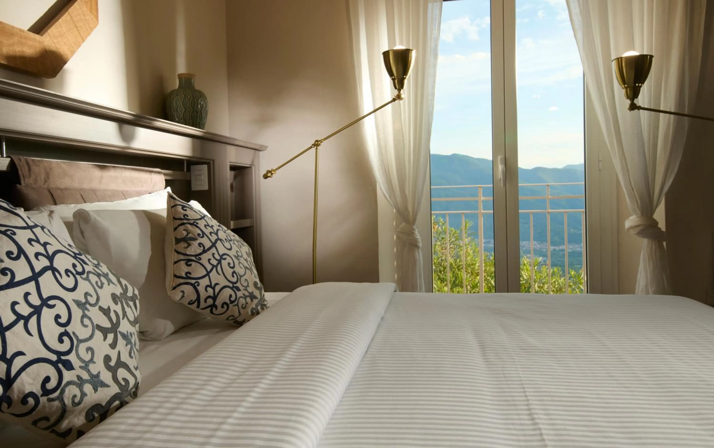View (from property/room), Bed in Il Ciocco Hotels