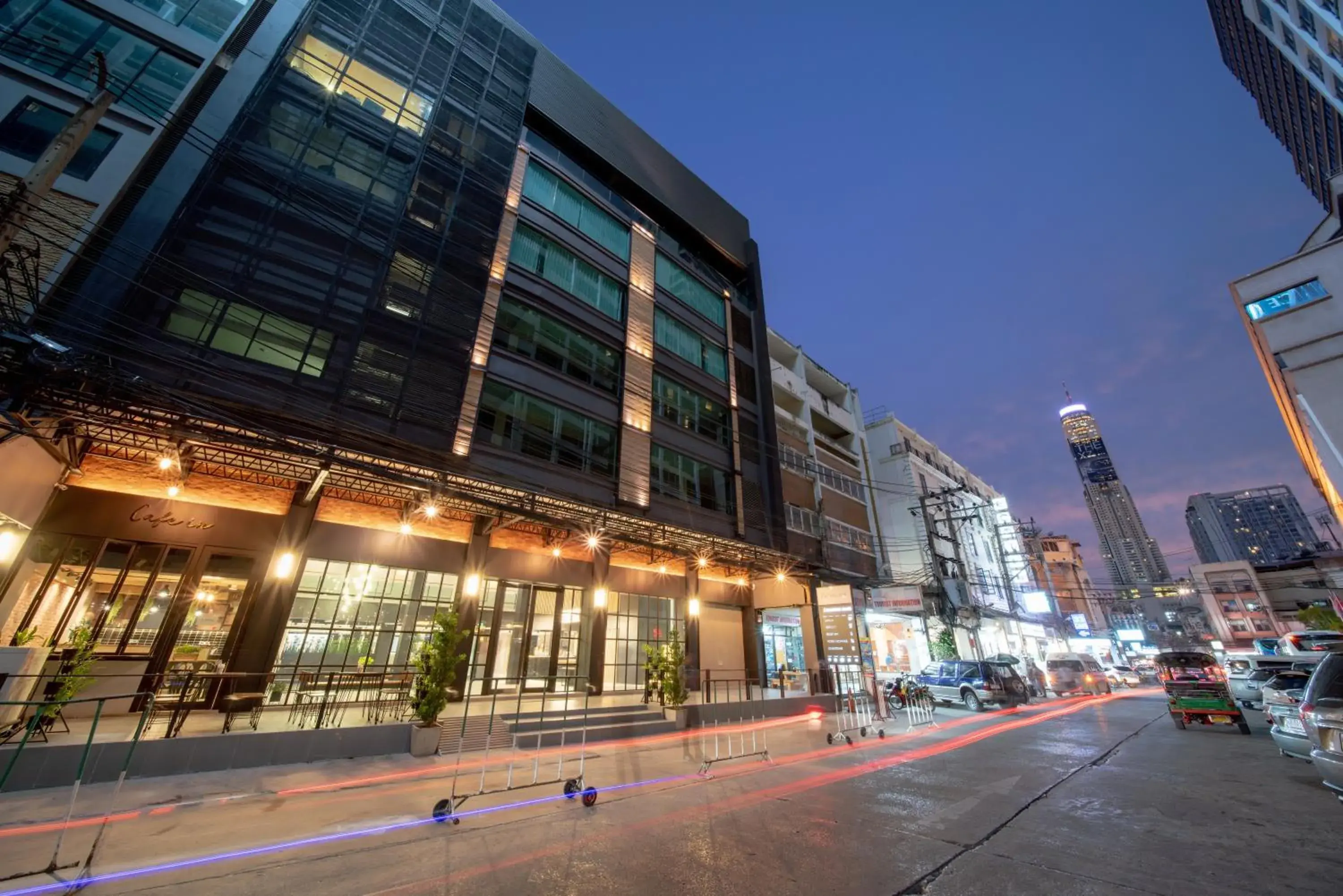 Property building in Loft Bangkok Hotel Property building in Loft Bangkok Hotel