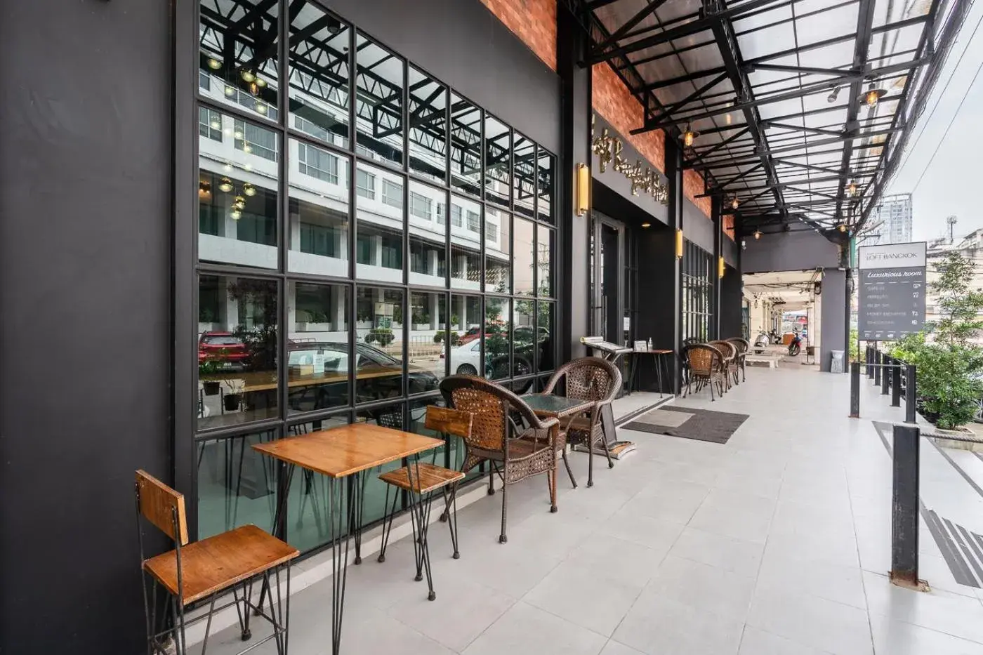 Property building in Loft Bangkok Hotel Property building in Loft Bangkok Hotel