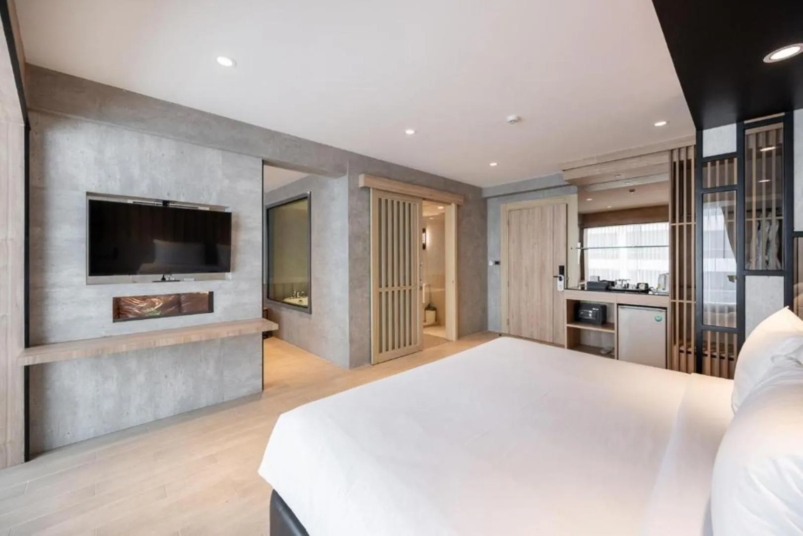 Bedroom, Bed in Loft Bangkok Hotel