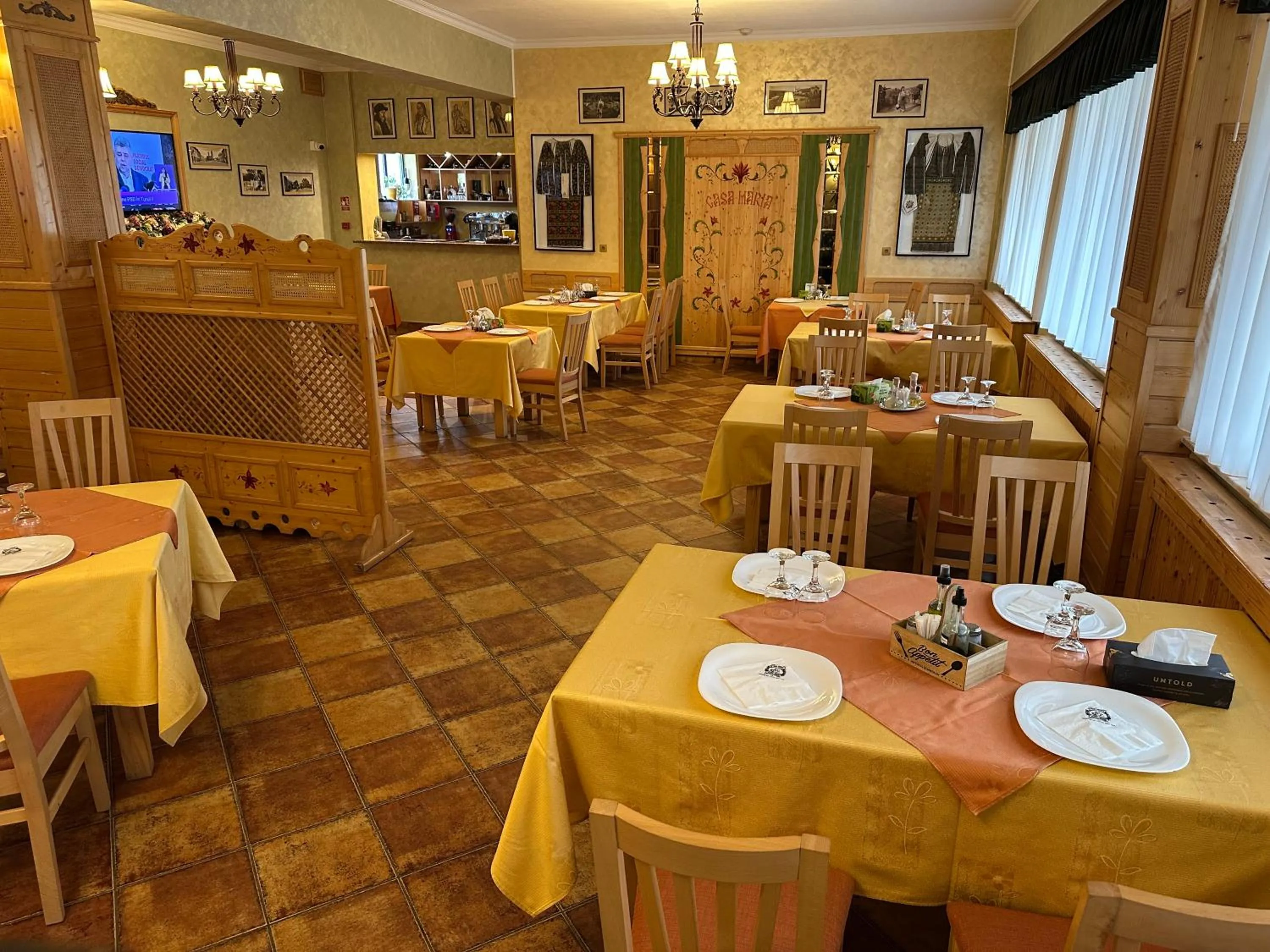 Restaurant/places to eat in Casa Maria Arges