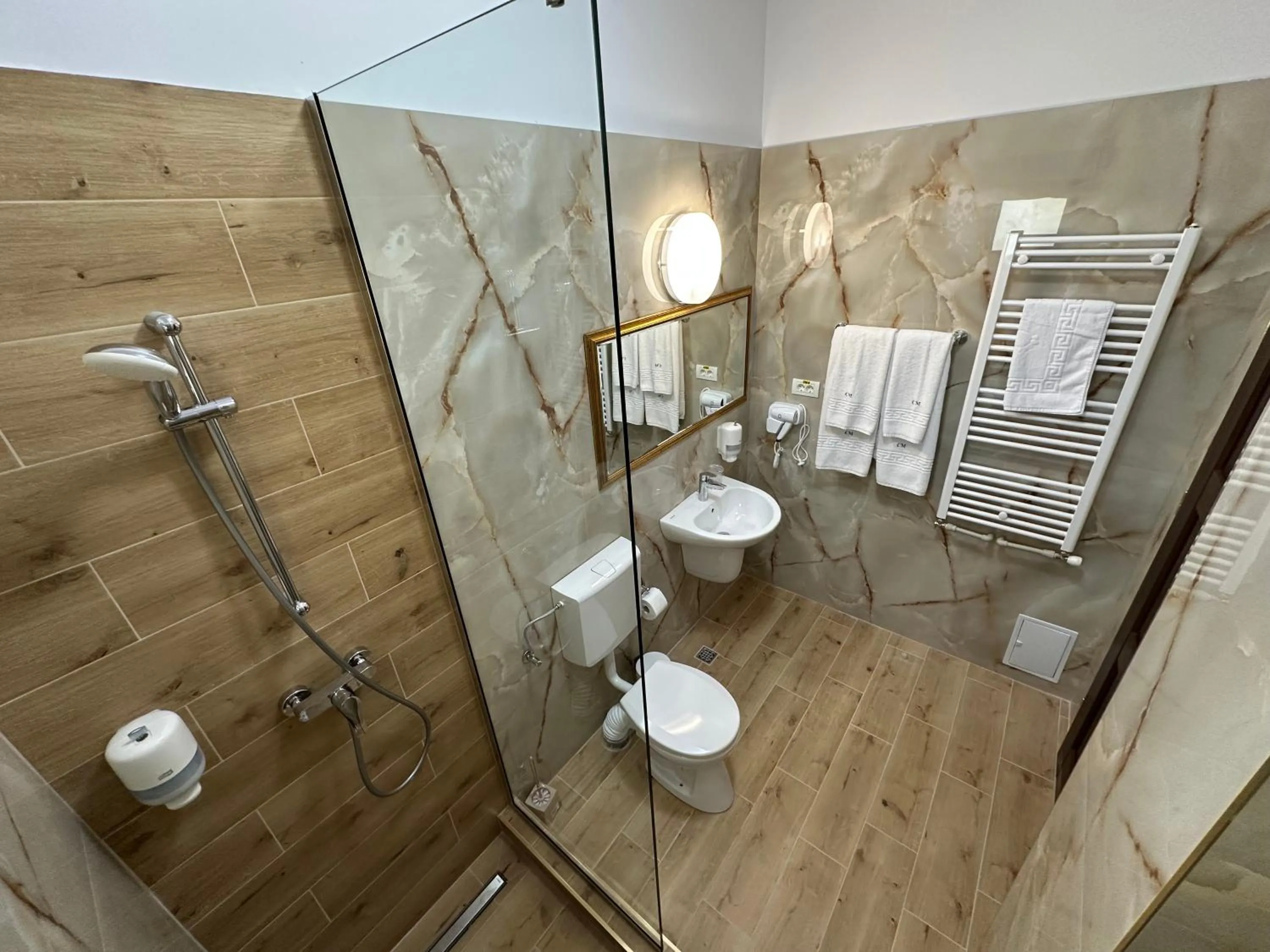 Shower in Casa Maria Arges