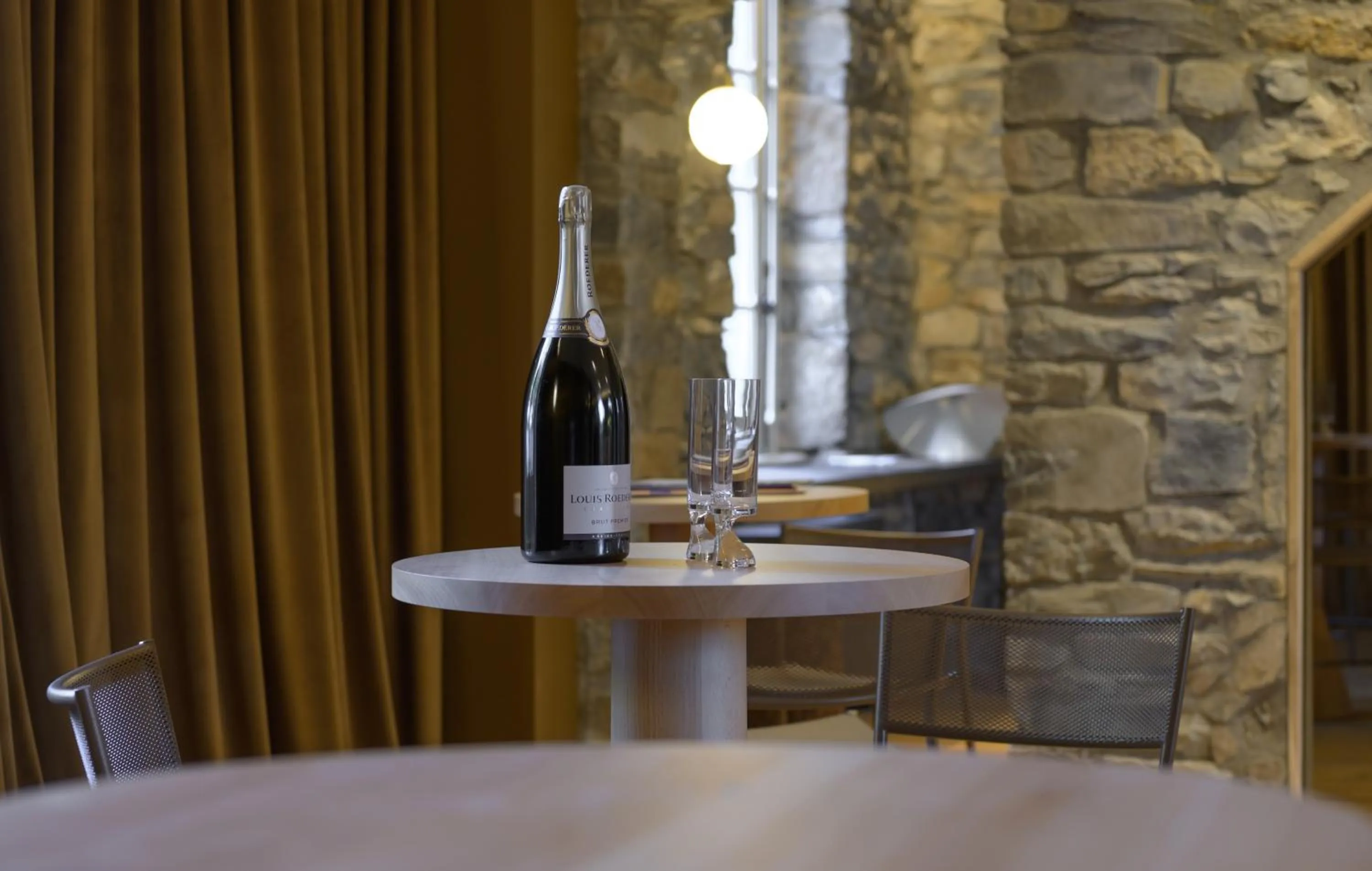 Communal lounge/ TV room in Couvent de la Salette & Spa