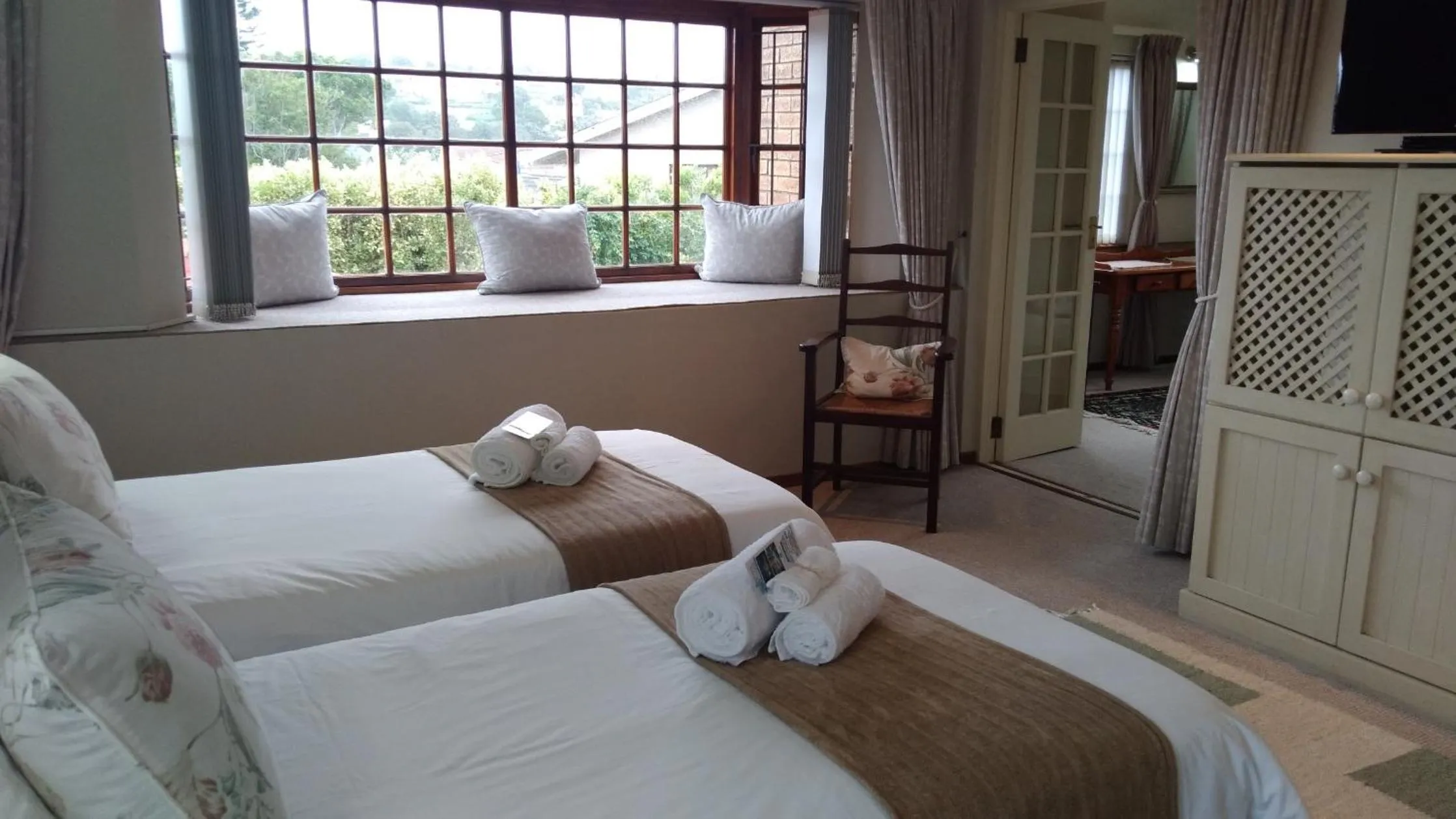 View (from property/room), Bed in Bayside Lodge Garden Route B&B