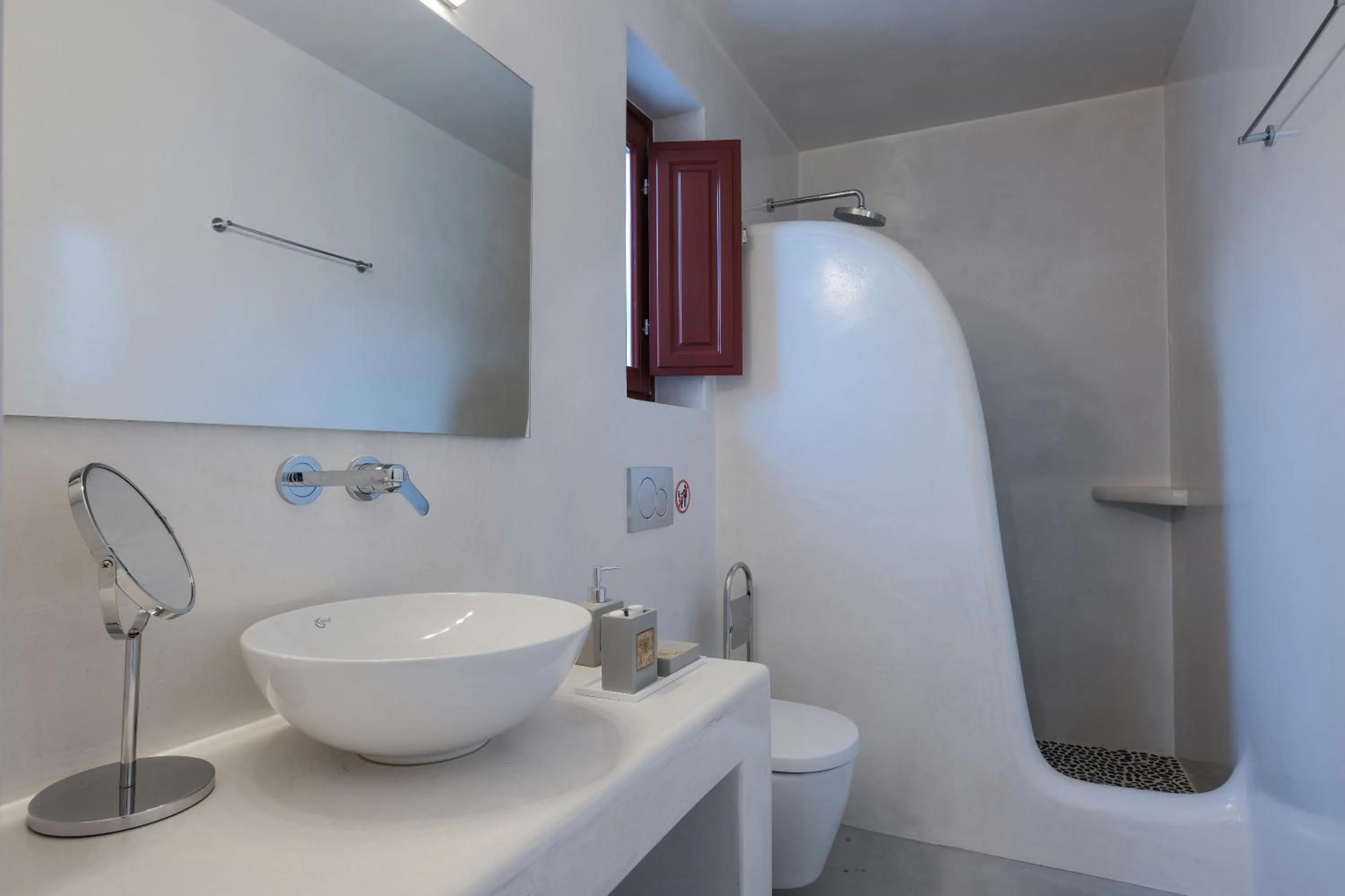 Shower in Aplada Suites