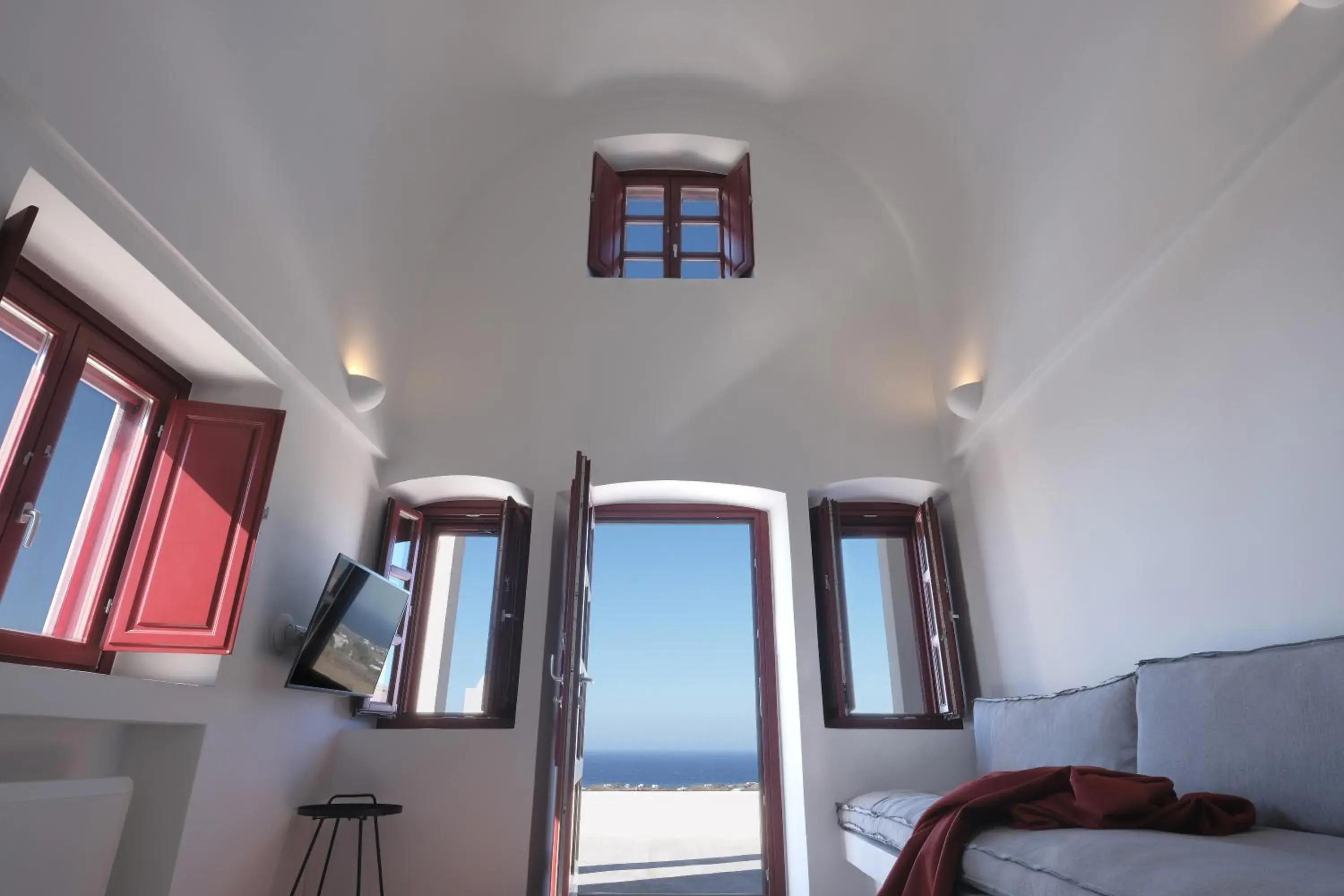 Communal lounge/ TV room, Bed in Aplada Suites Communal lounge/ TV room, Bed in Aplada Suites