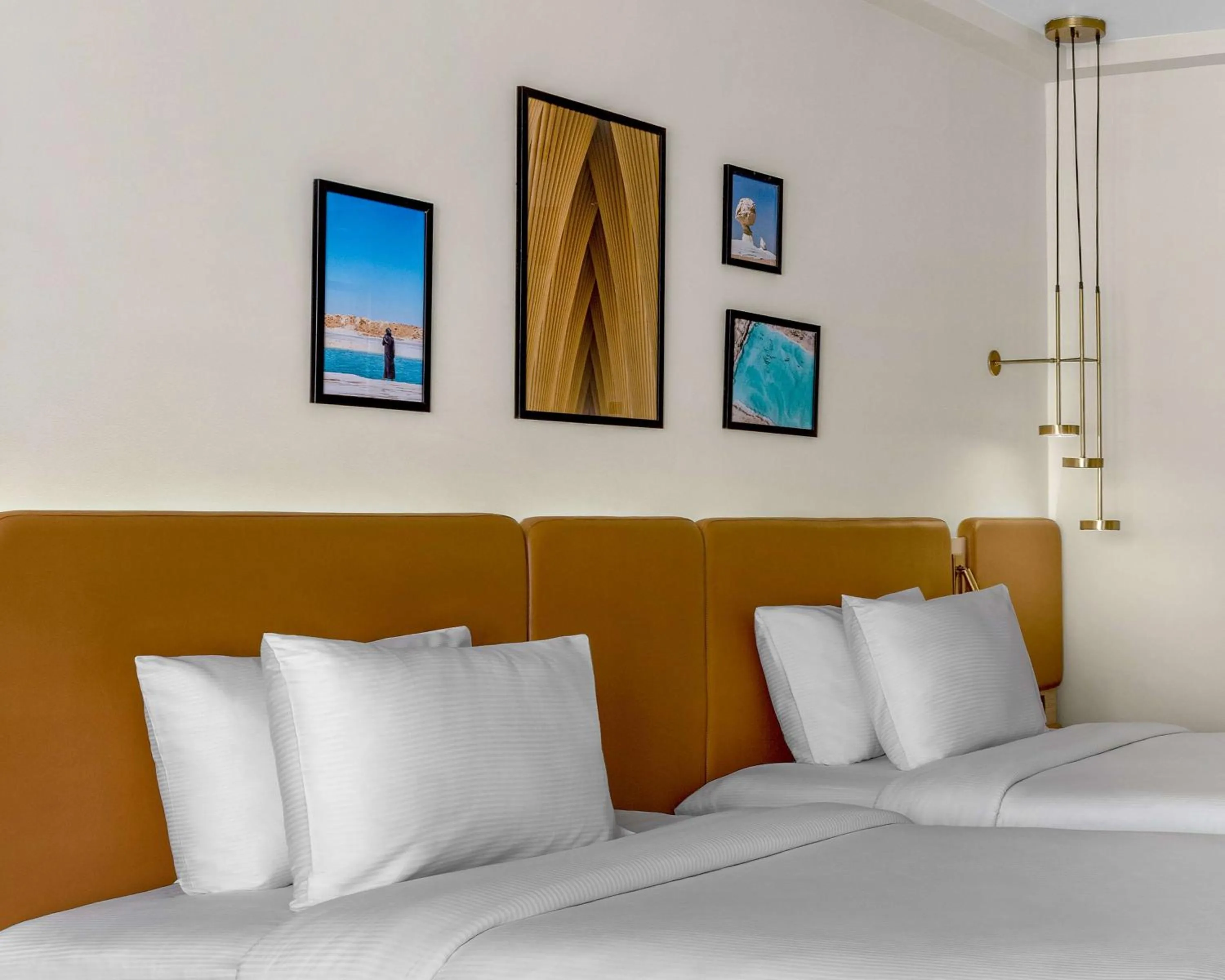 Bed in Hilton Alexandria Green Plaza