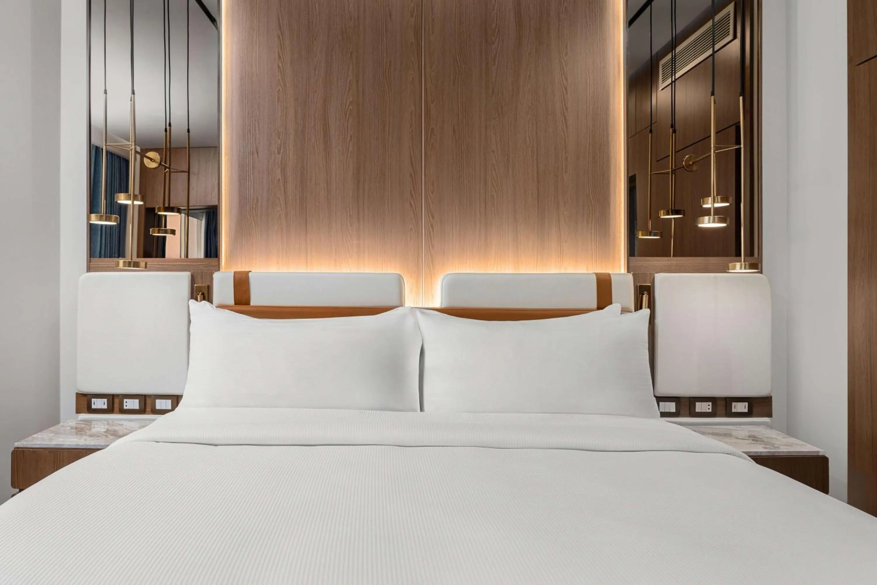 Bed in Hilton Alexandria Green Plaza