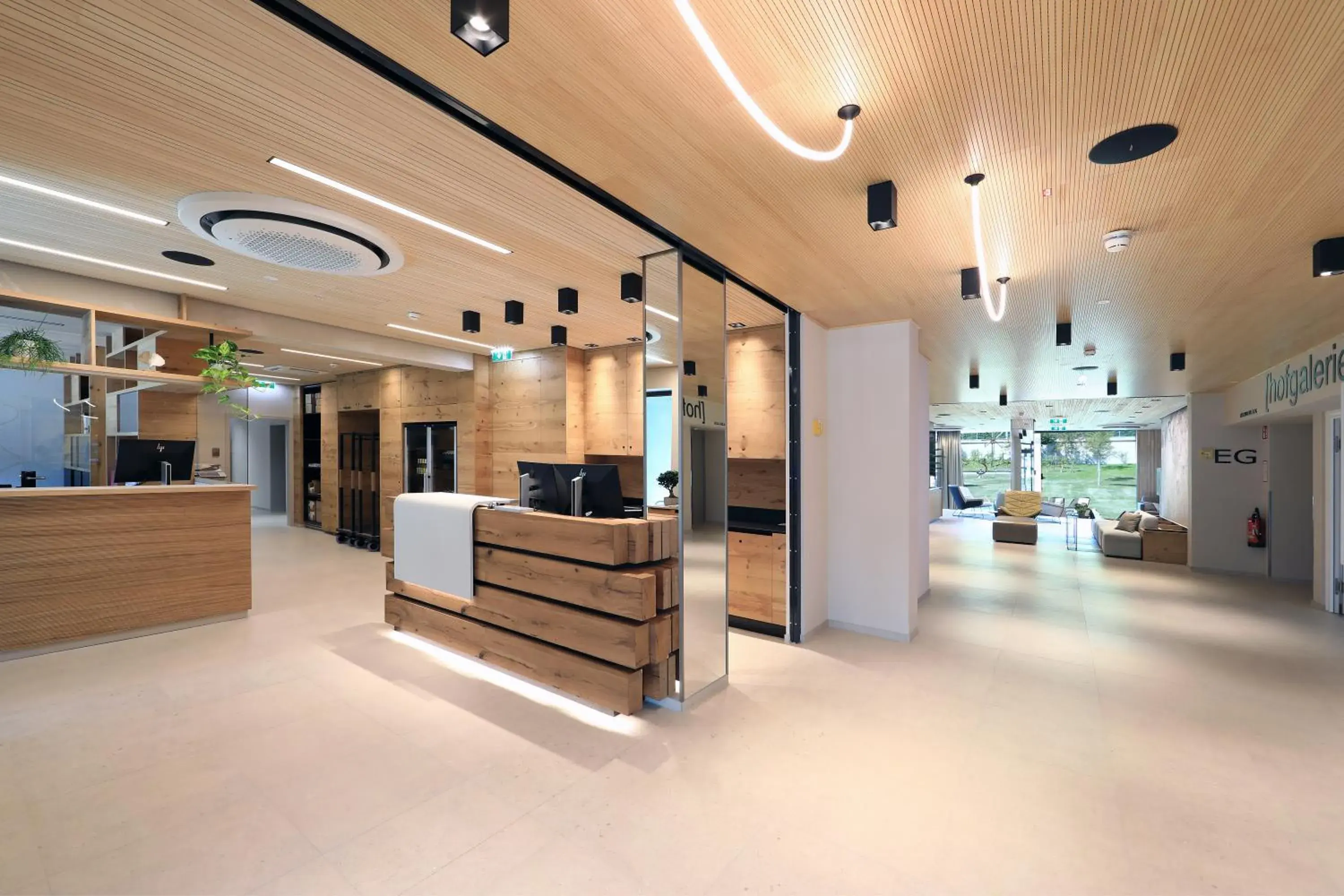 Lobby or reception in Hotel Steiermarkhof Graz - Aus Holz gebaut, von Hügeln geküsst Lobby or reception in Hotel Steiermarkhof Graz - Aus Holz gebaut, von Hügeln geküsst