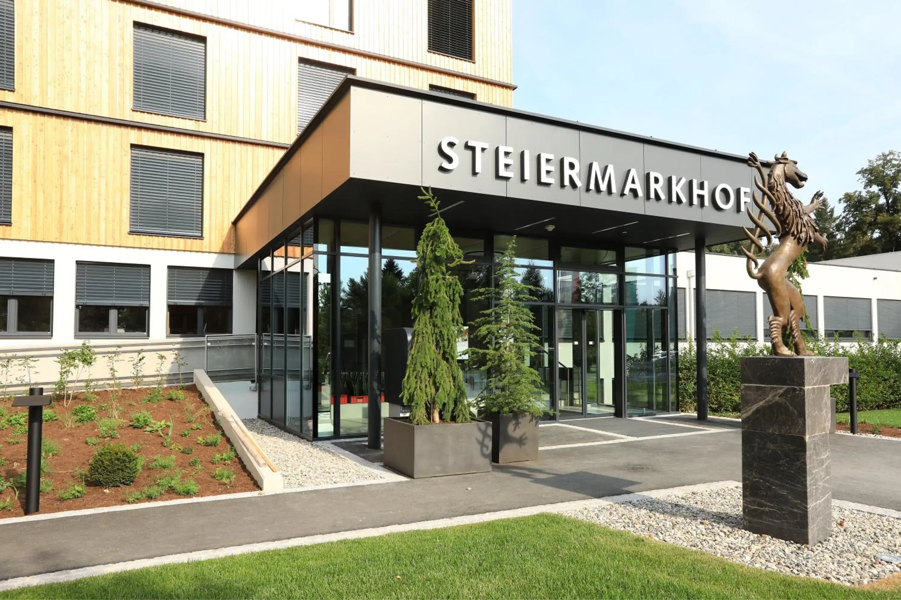 Property building in Hotel Steiermarkhof Graz - Aus Holz gebaut, von Hügeln geküsst Property building in Hotel Steiermarkhof Graz - Aus Holz gebaut, von Hügeln geküsst