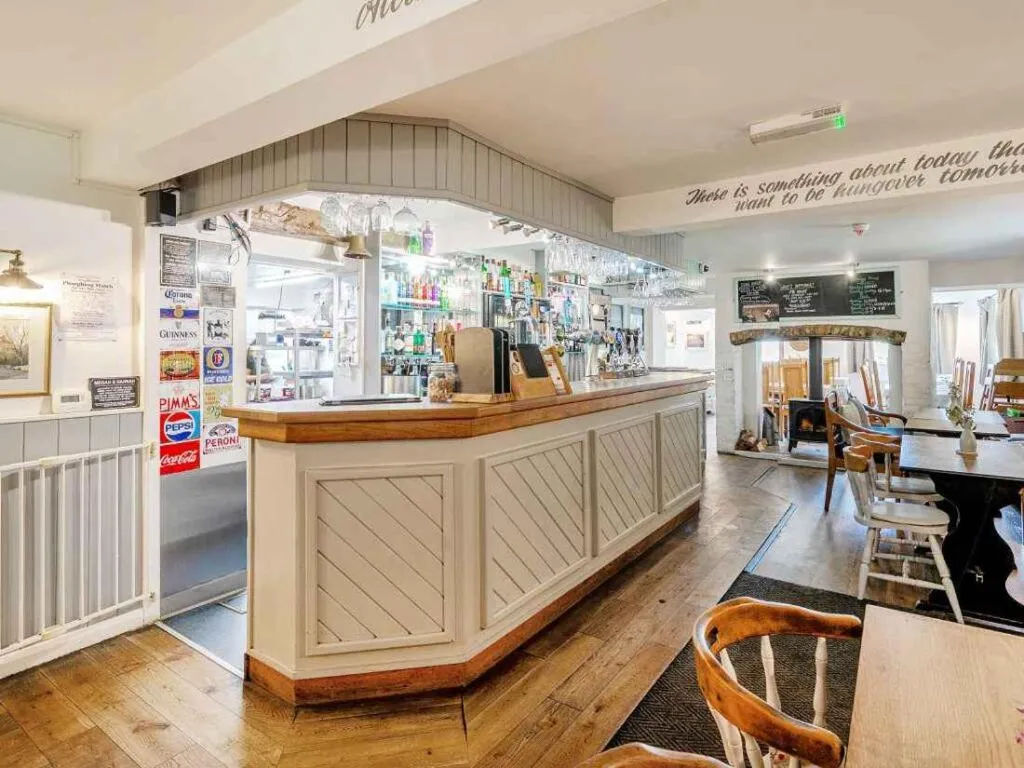 Lounge or bar in The Ship Inn - Self Catering Accommodation