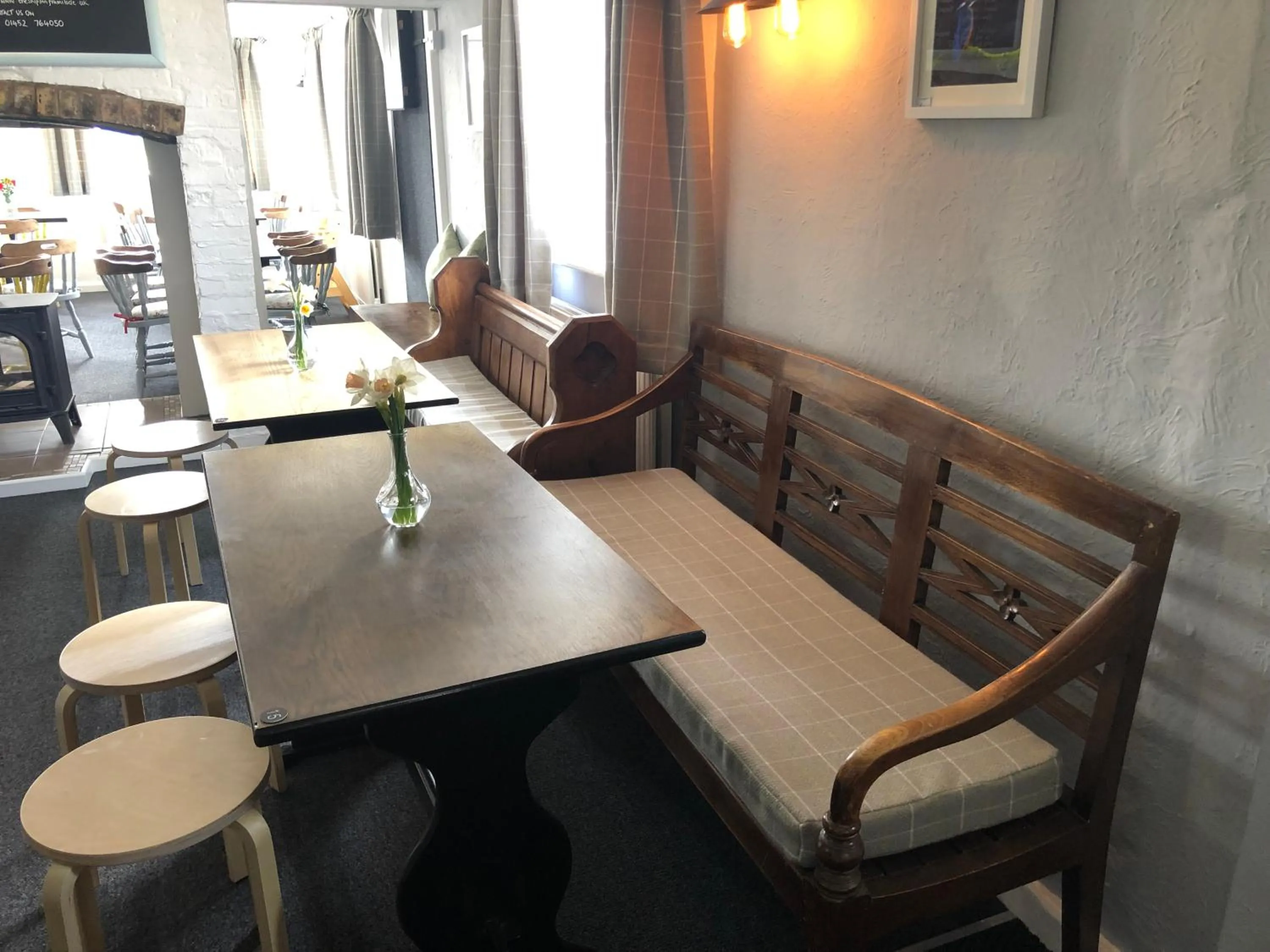 Restaurant/places to eat in The Ship Inn - Self Catering Accommodation