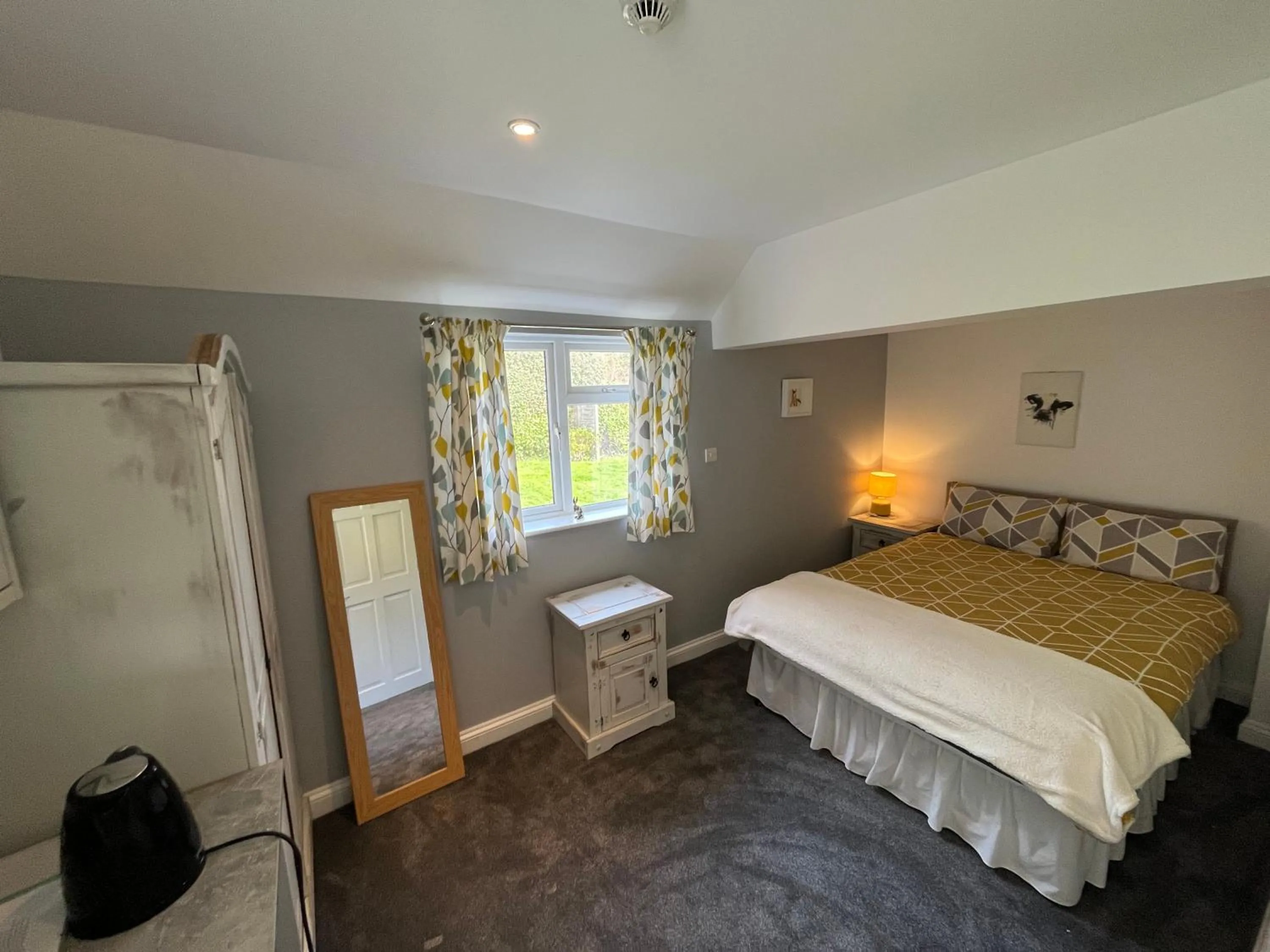 Bed in The Ship Inn - Self Catering Accommodation
