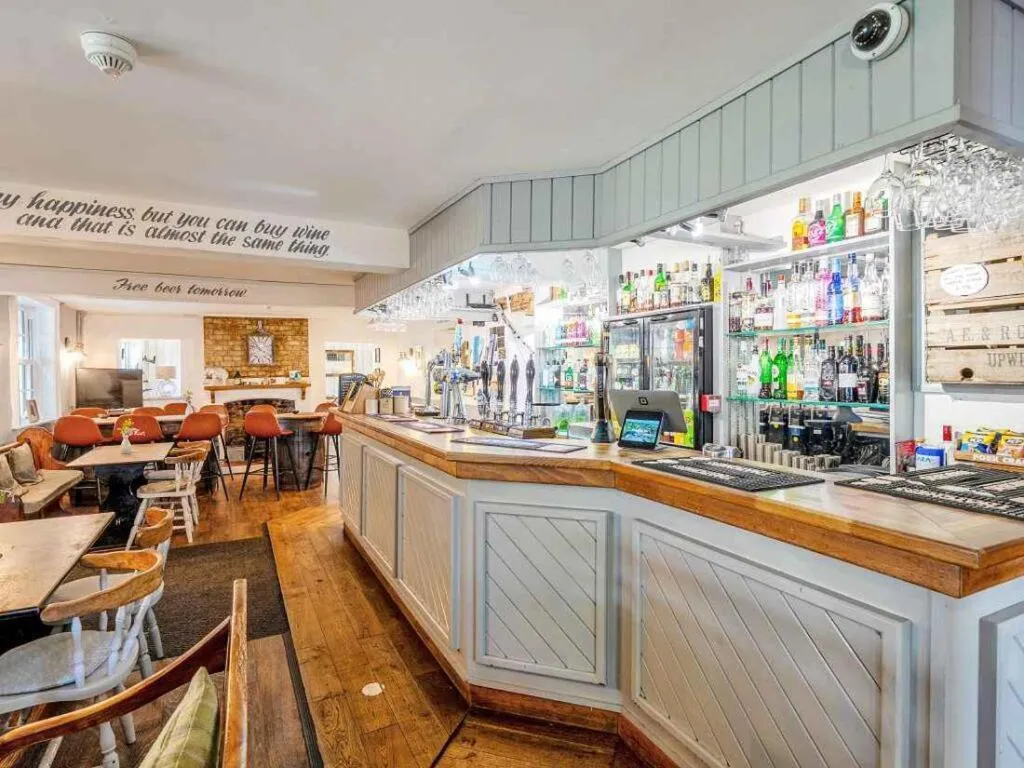 Lounge or bar in The Ship Inn - Self Catering Accommodation