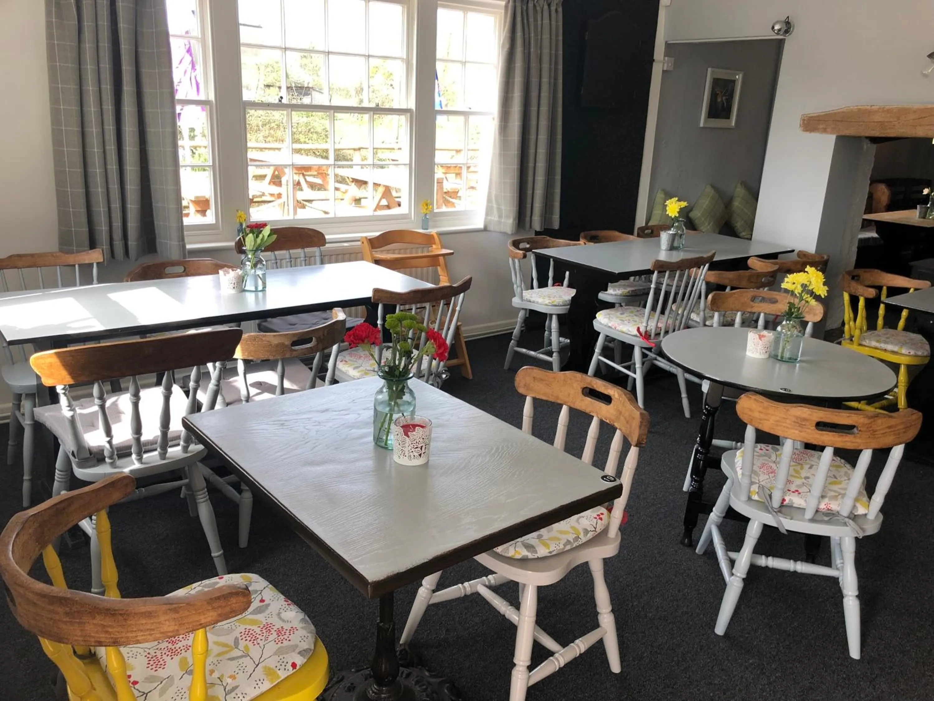 Restaurant/places to eat in The Ship Inn - Self Catering Accommodation