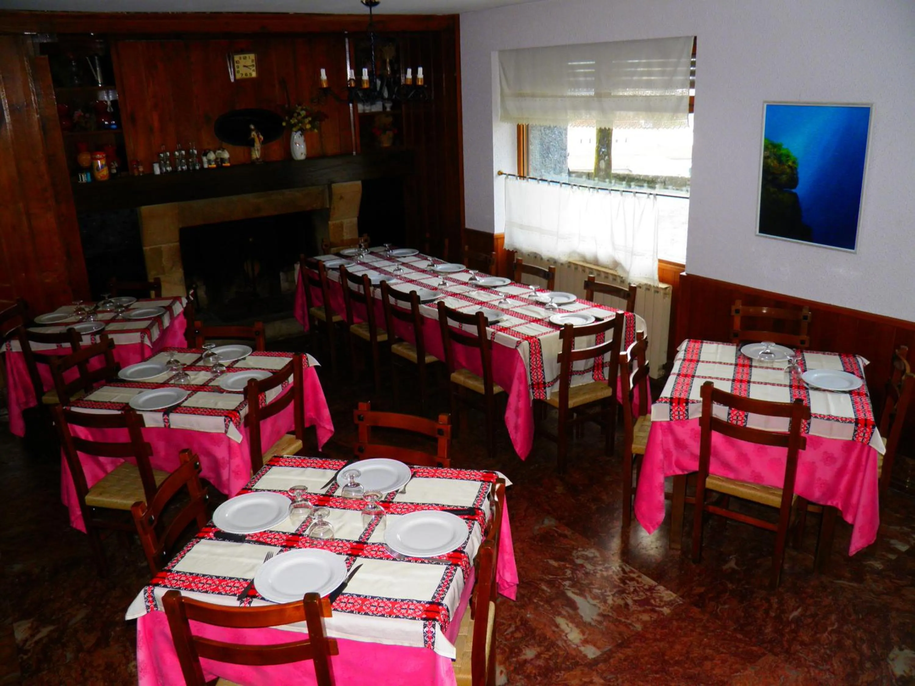 Restaurant/places to eat in Hotel Sindika