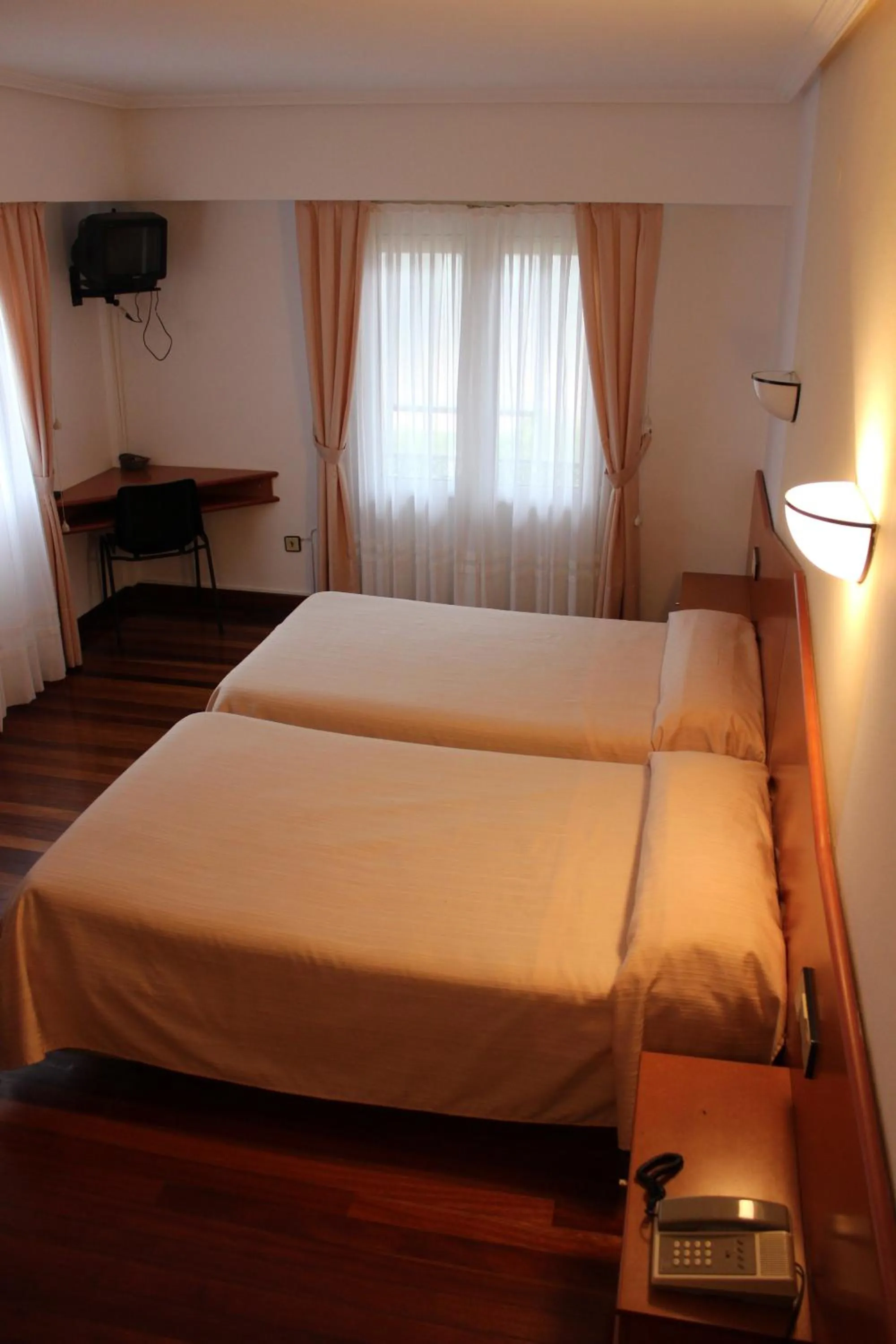 Day, Bed in Hotel Sindika