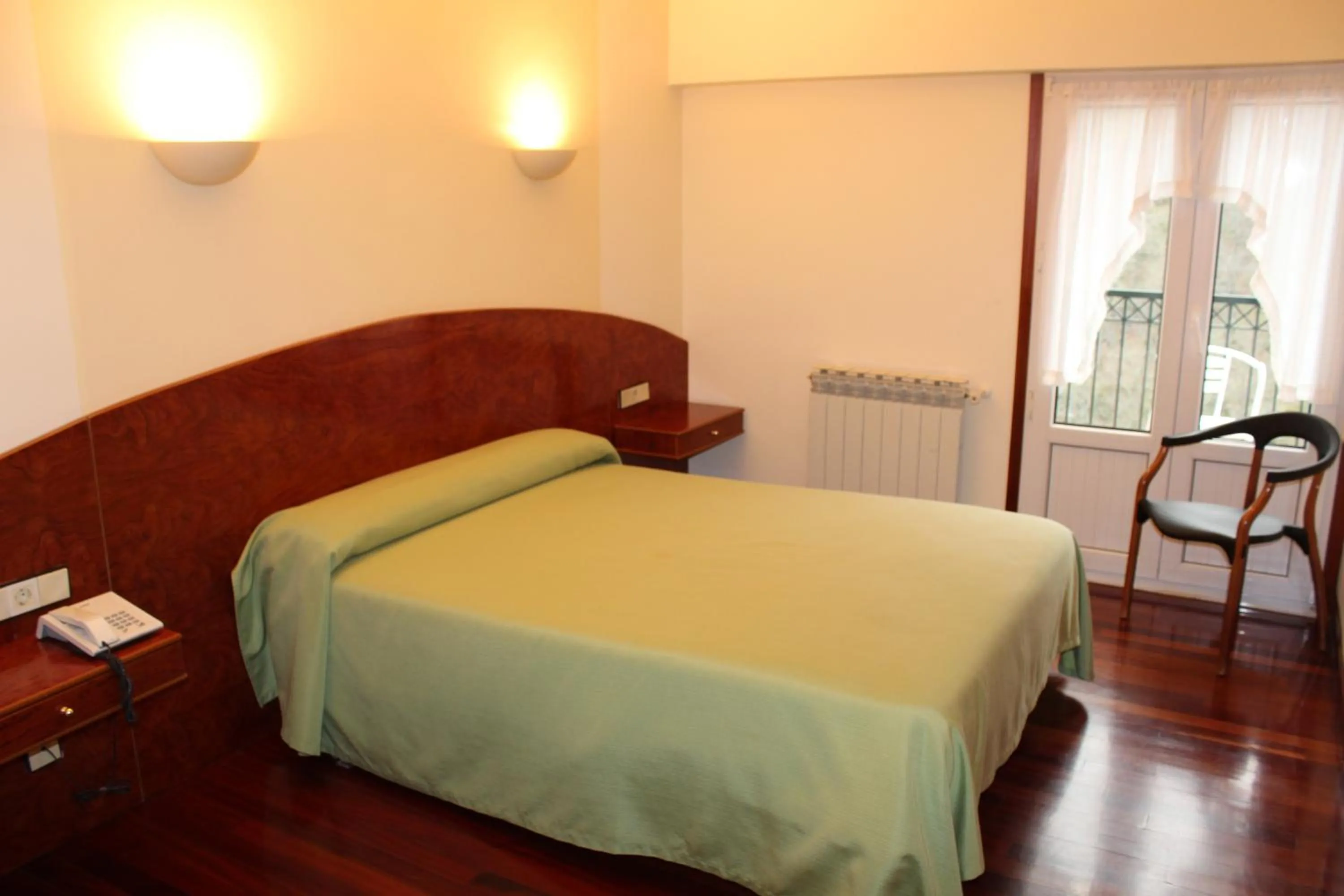 Day, Bed in Hotel Sindika