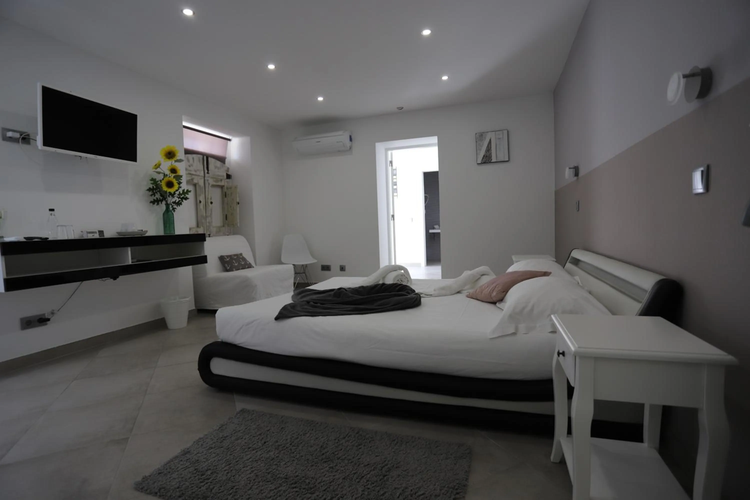 Bed in Carvoeiro B&B and SPA