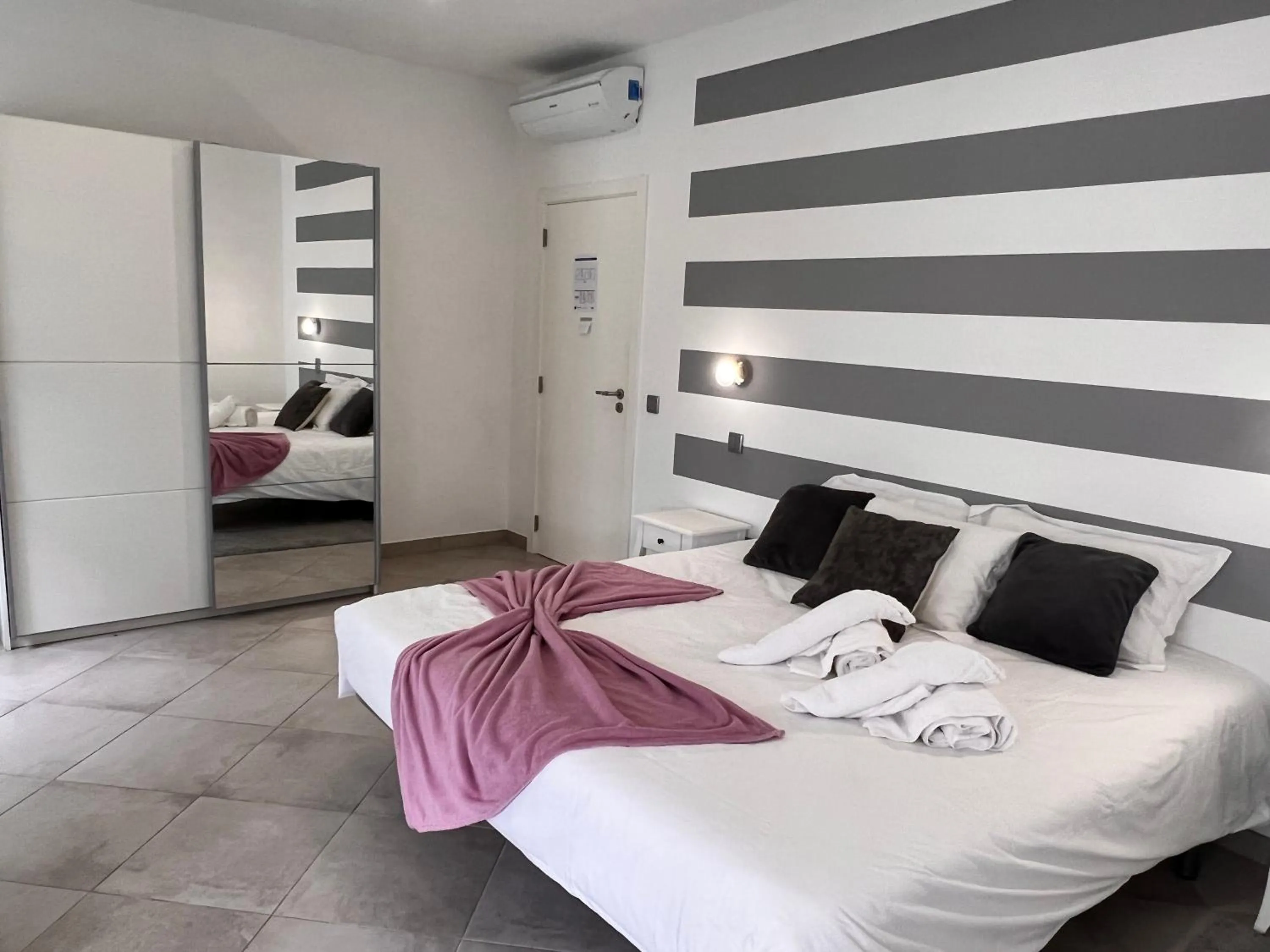 Bed in Carvoeiro B&B and SPA