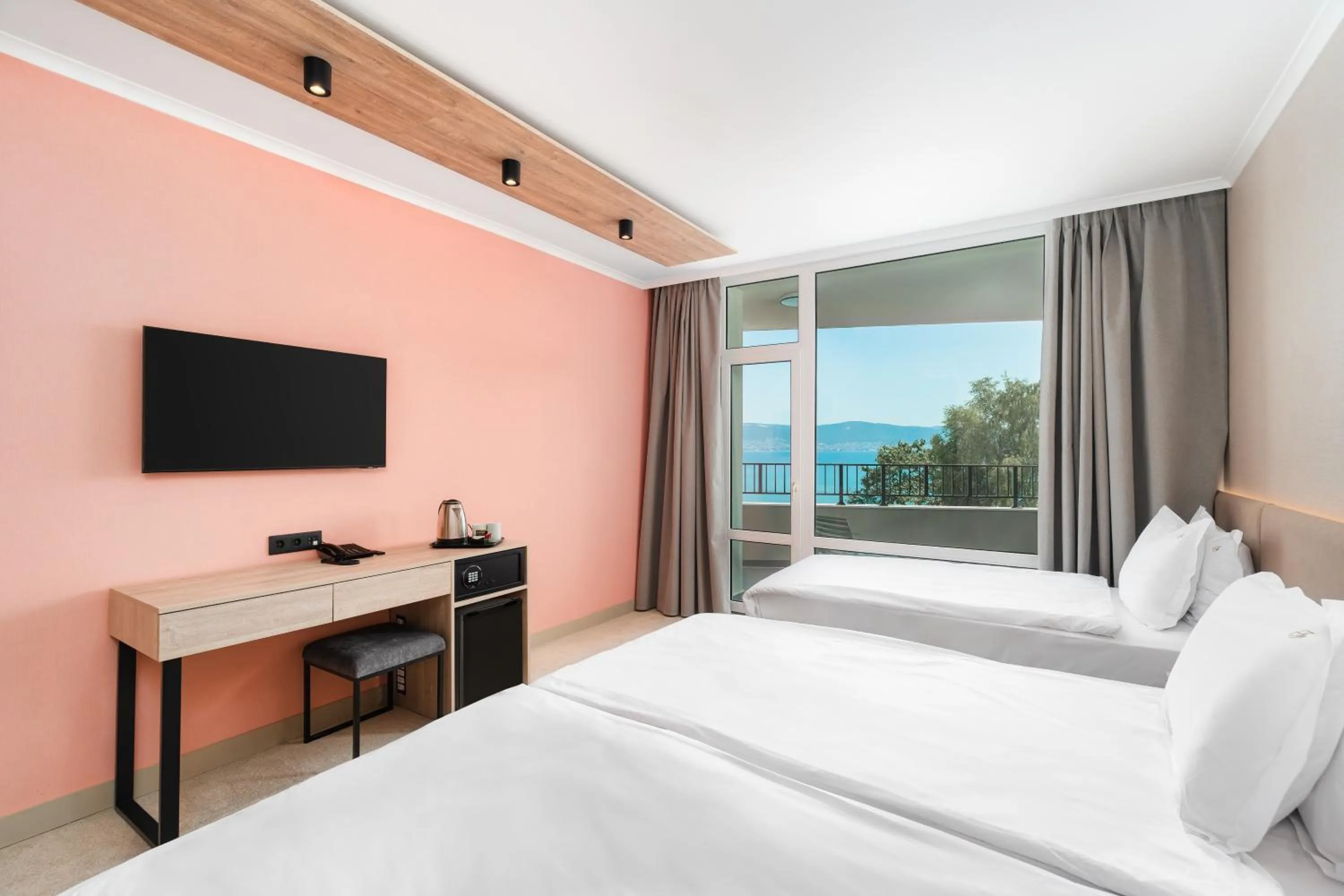 Bed in Festa Panorama Hotel