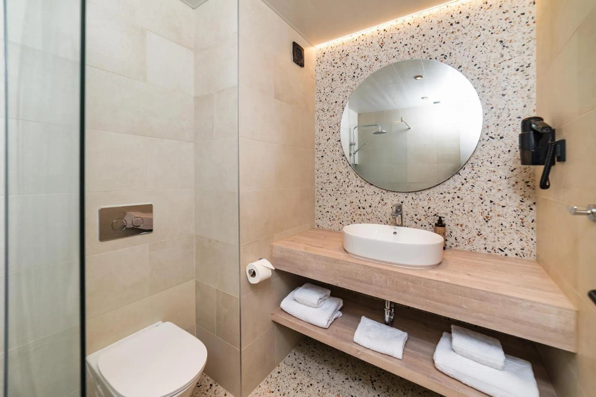 Shower in Festa Panorama Hotel