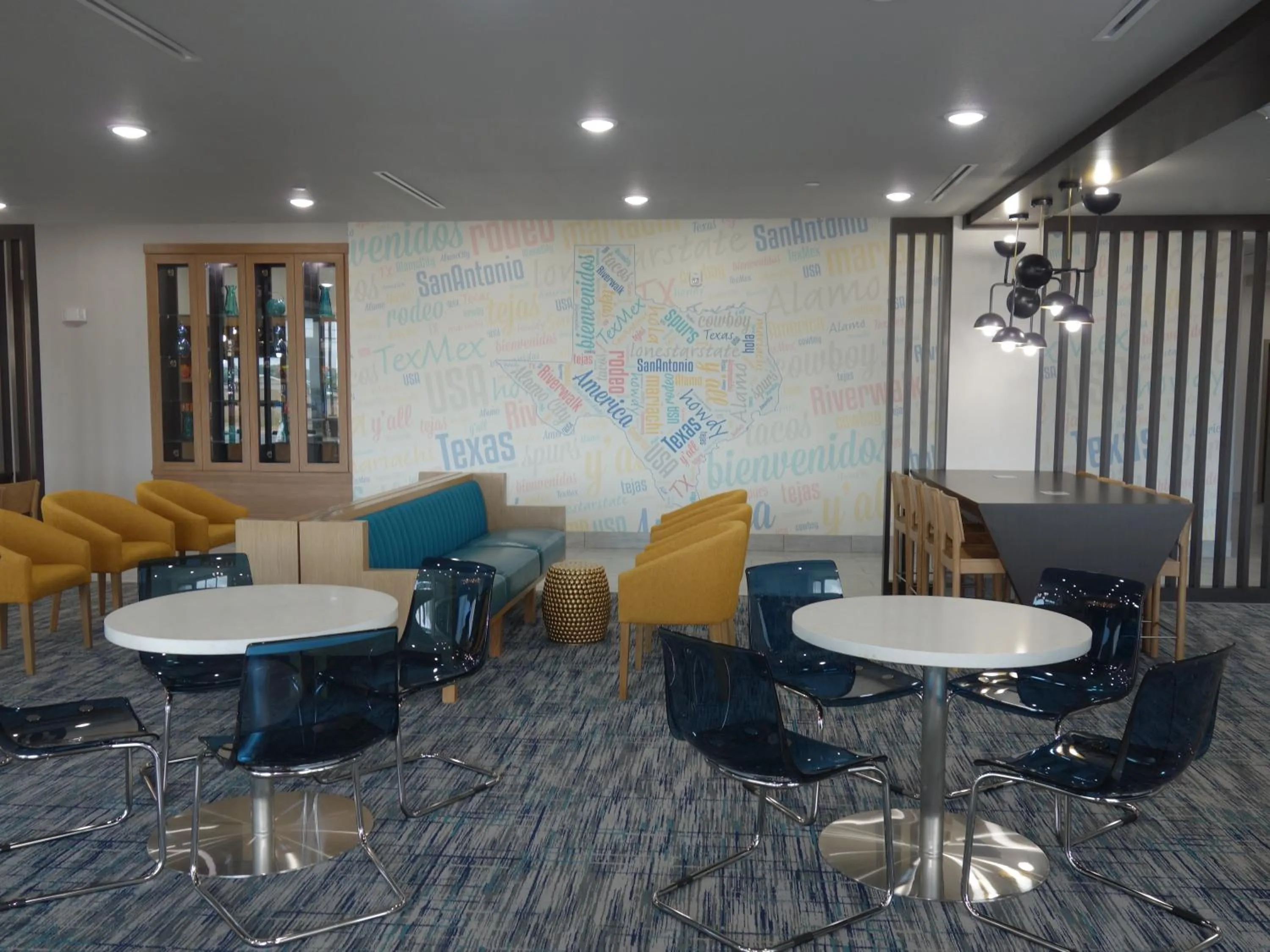 Communal lounge/ TV room in La Quinta by Wyndham San Antonio Alamo City