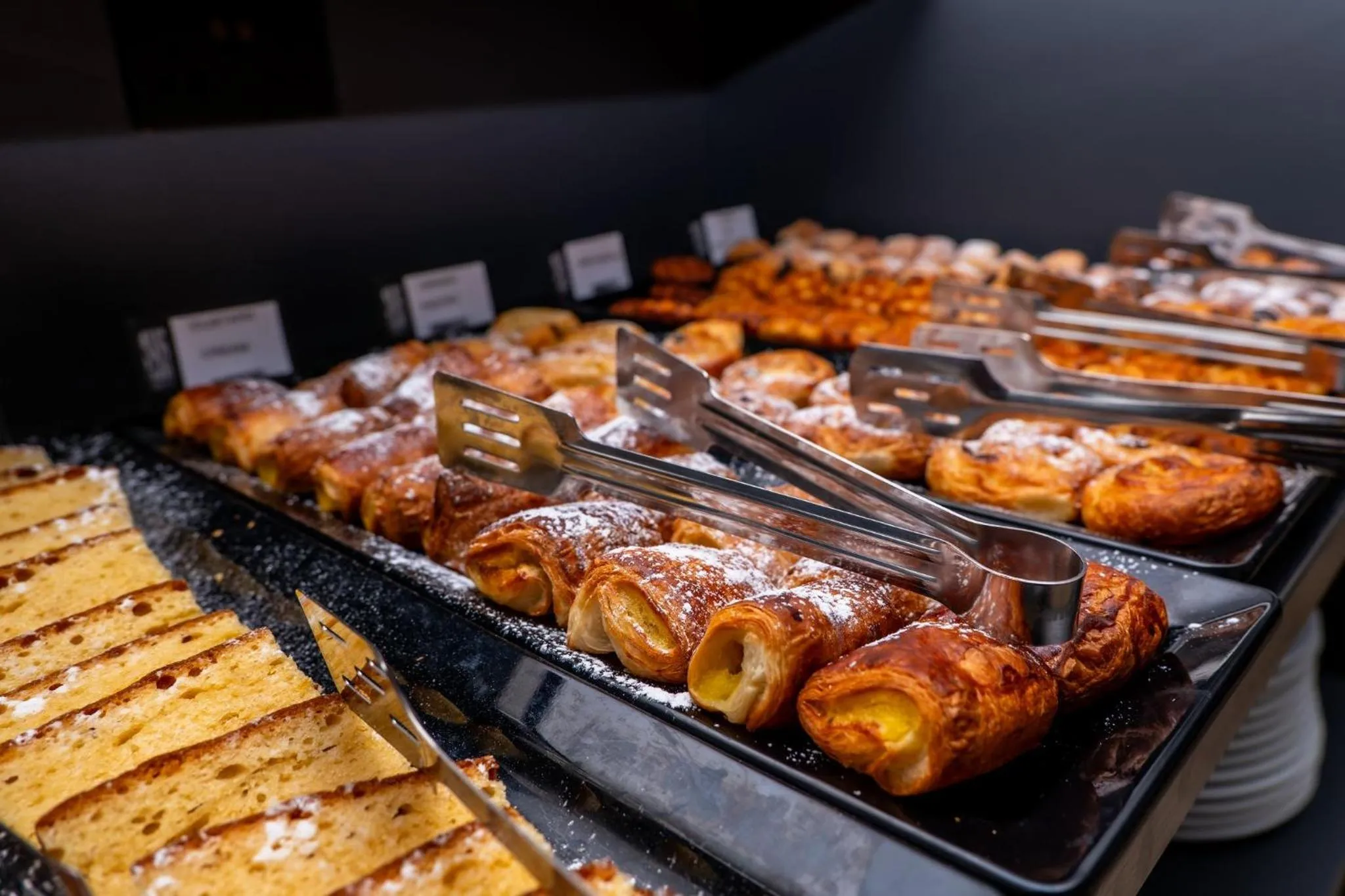 Food and drinks in Onyx Hotel