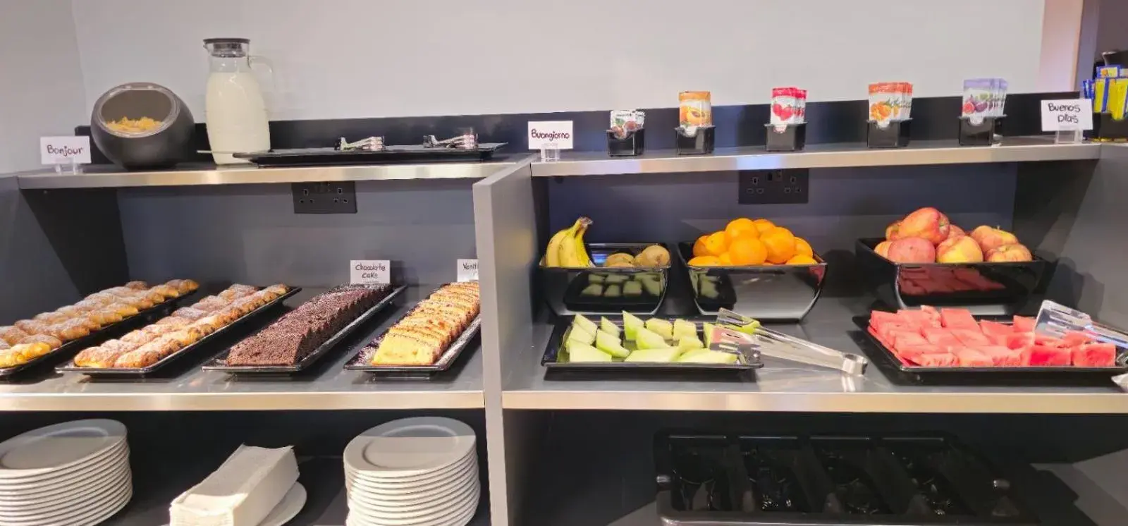 Buffet breakfast in Onyx Suites & Apartments Buffet breakfast in Onyx Suites & Apartments