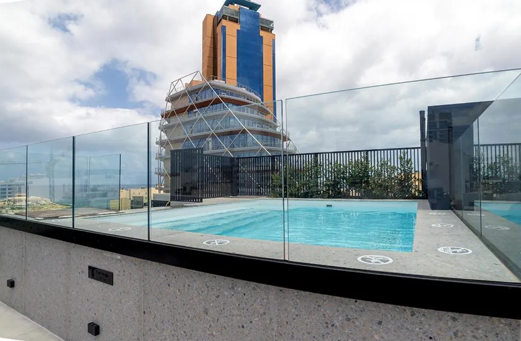 Onyx Suites & Apartments