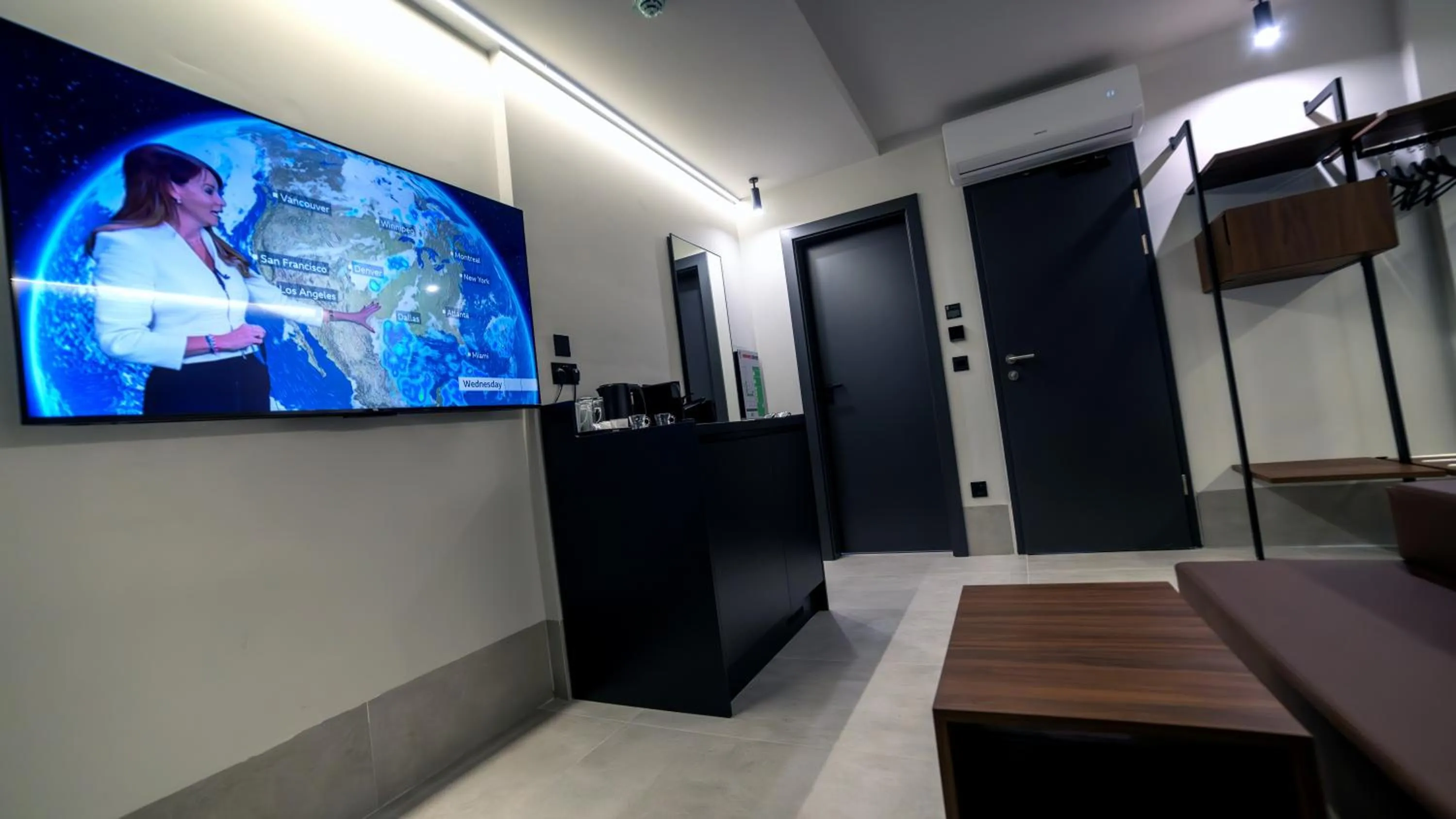 Onyx Suites & Apartments