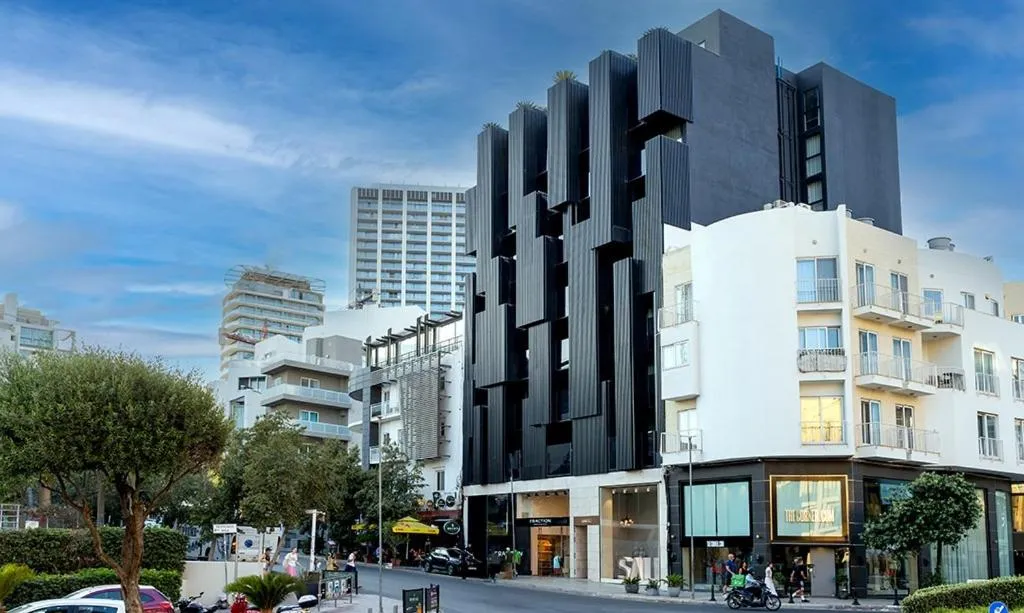 Onyx Suites & Apartments