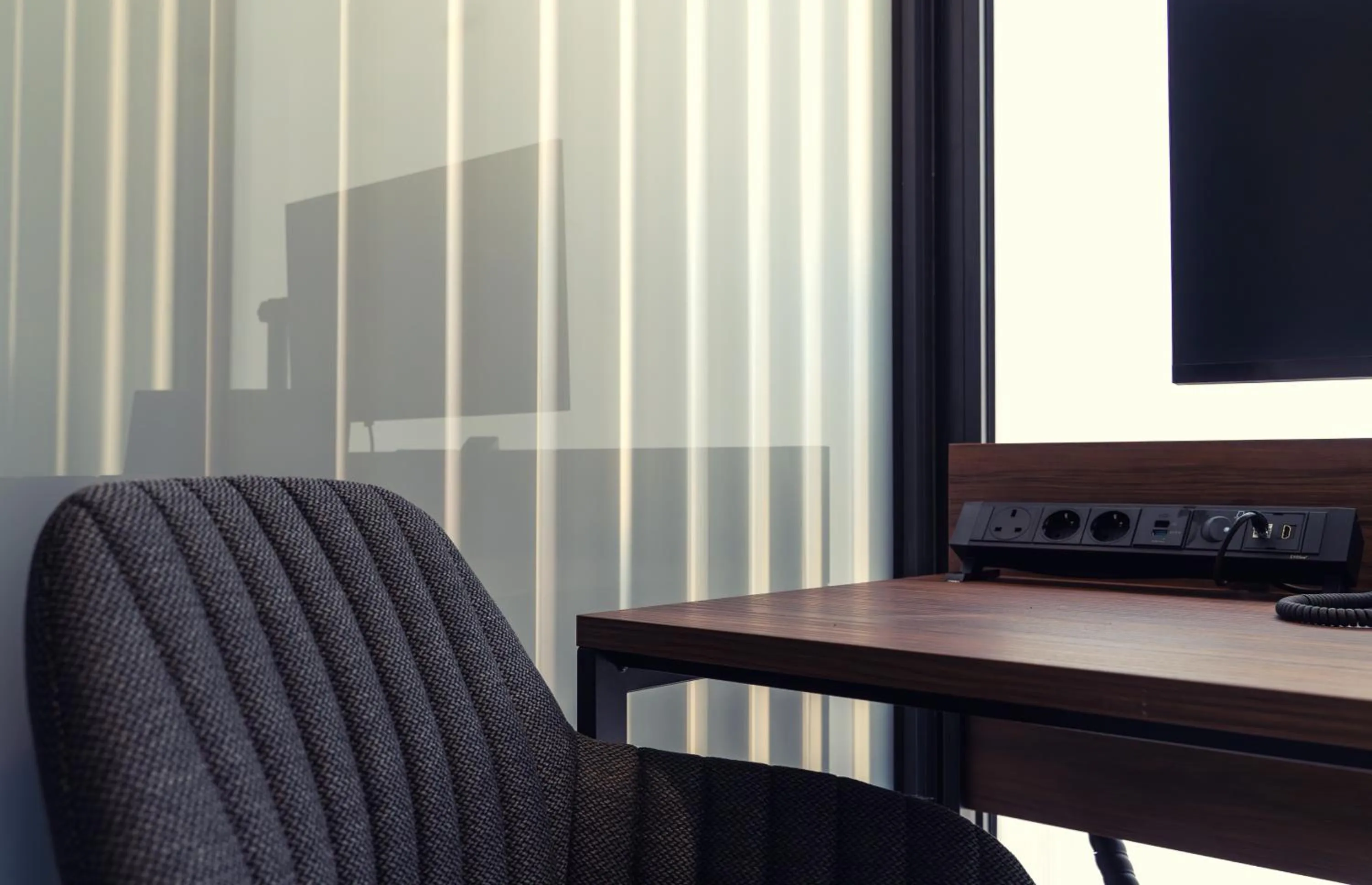 Onyx Suites & Apartments