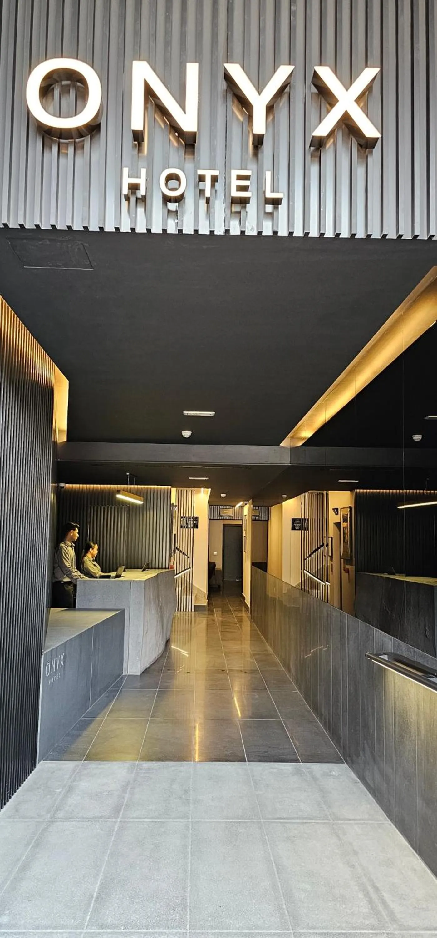 Onyx Suites & Apartments