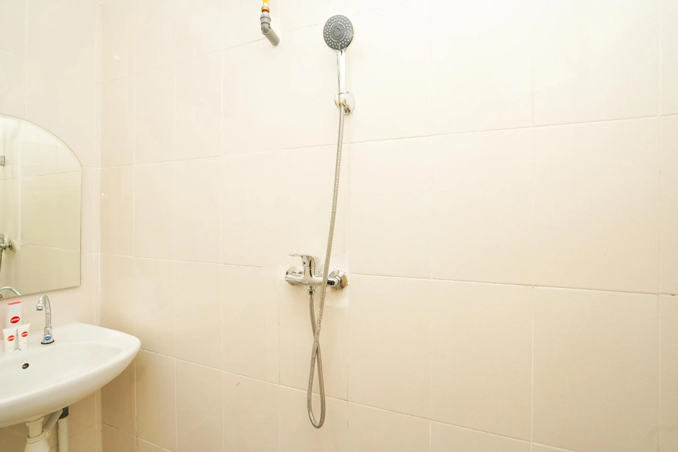 Bathroom in Hotel O Naomi Heritage