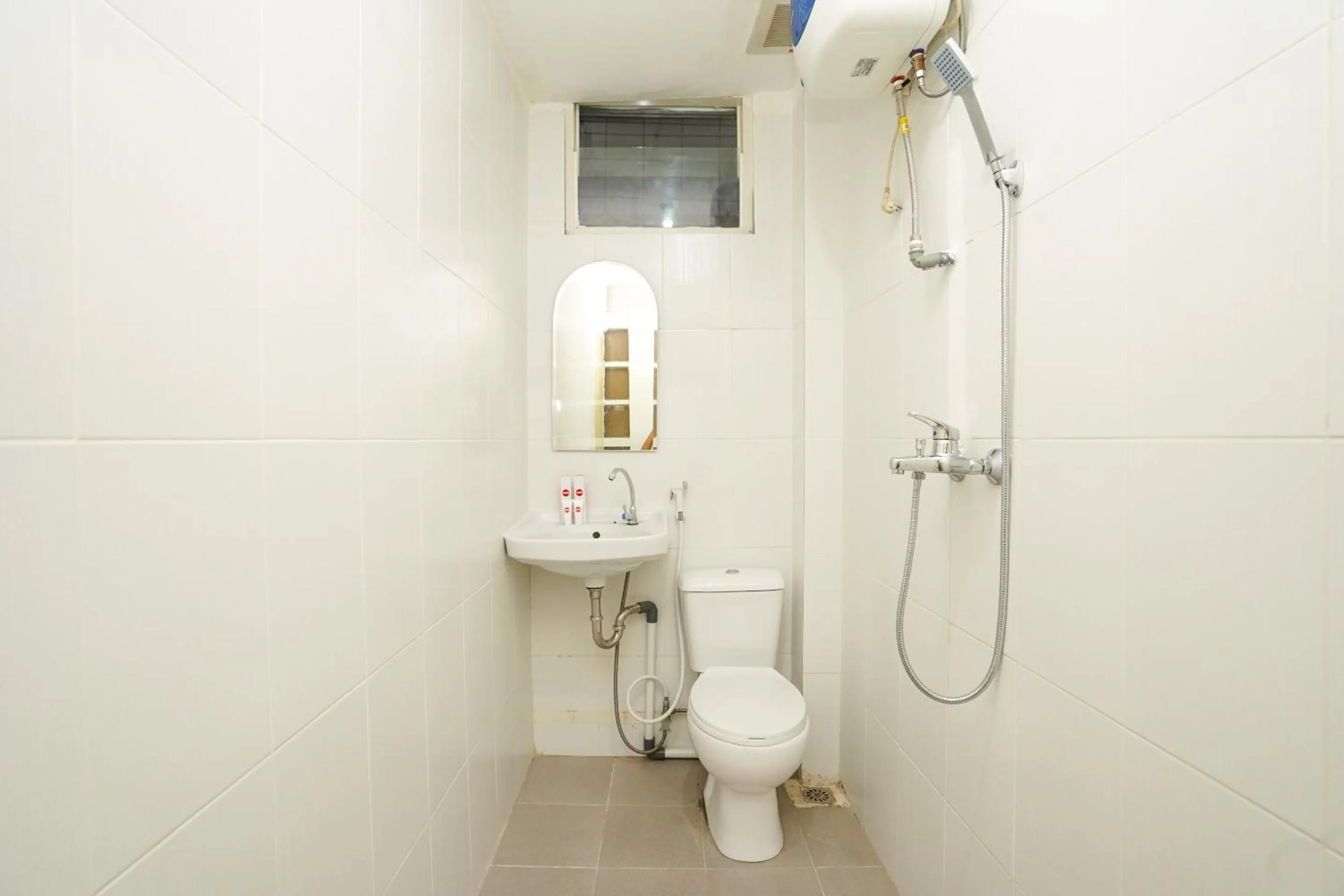 Bathroom in Hotel O Naomi Heritage