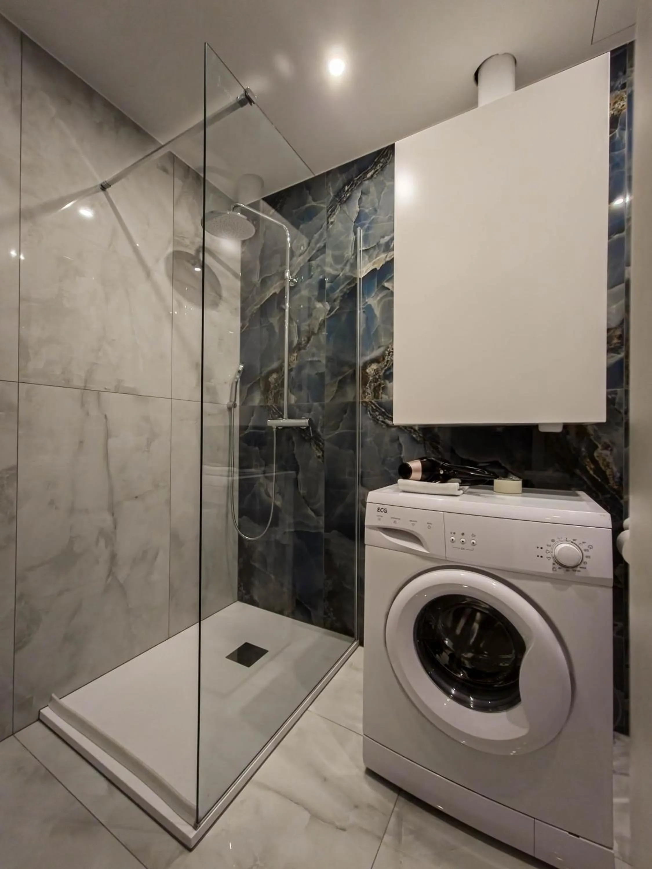 Shower in Garden Apartments