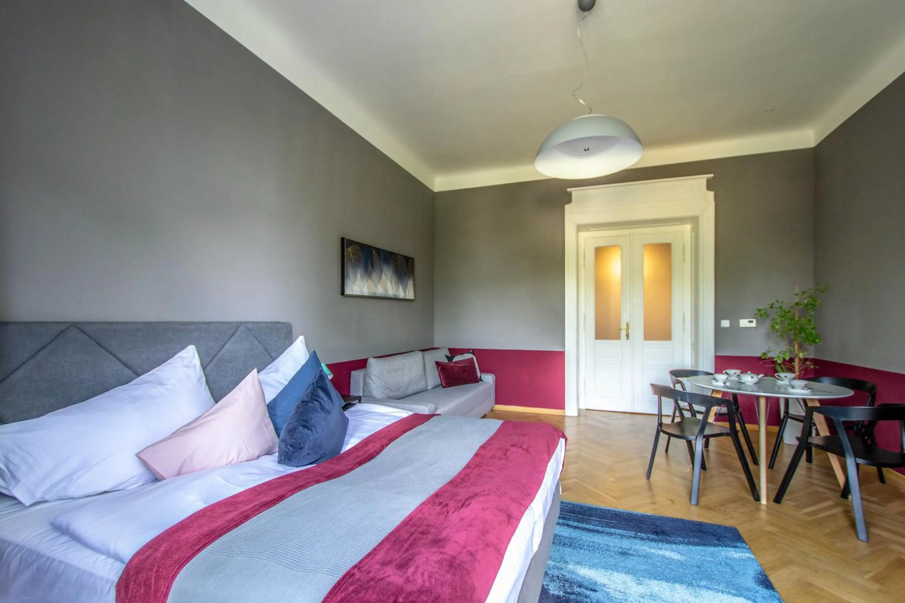 Bed in Garden Apartments