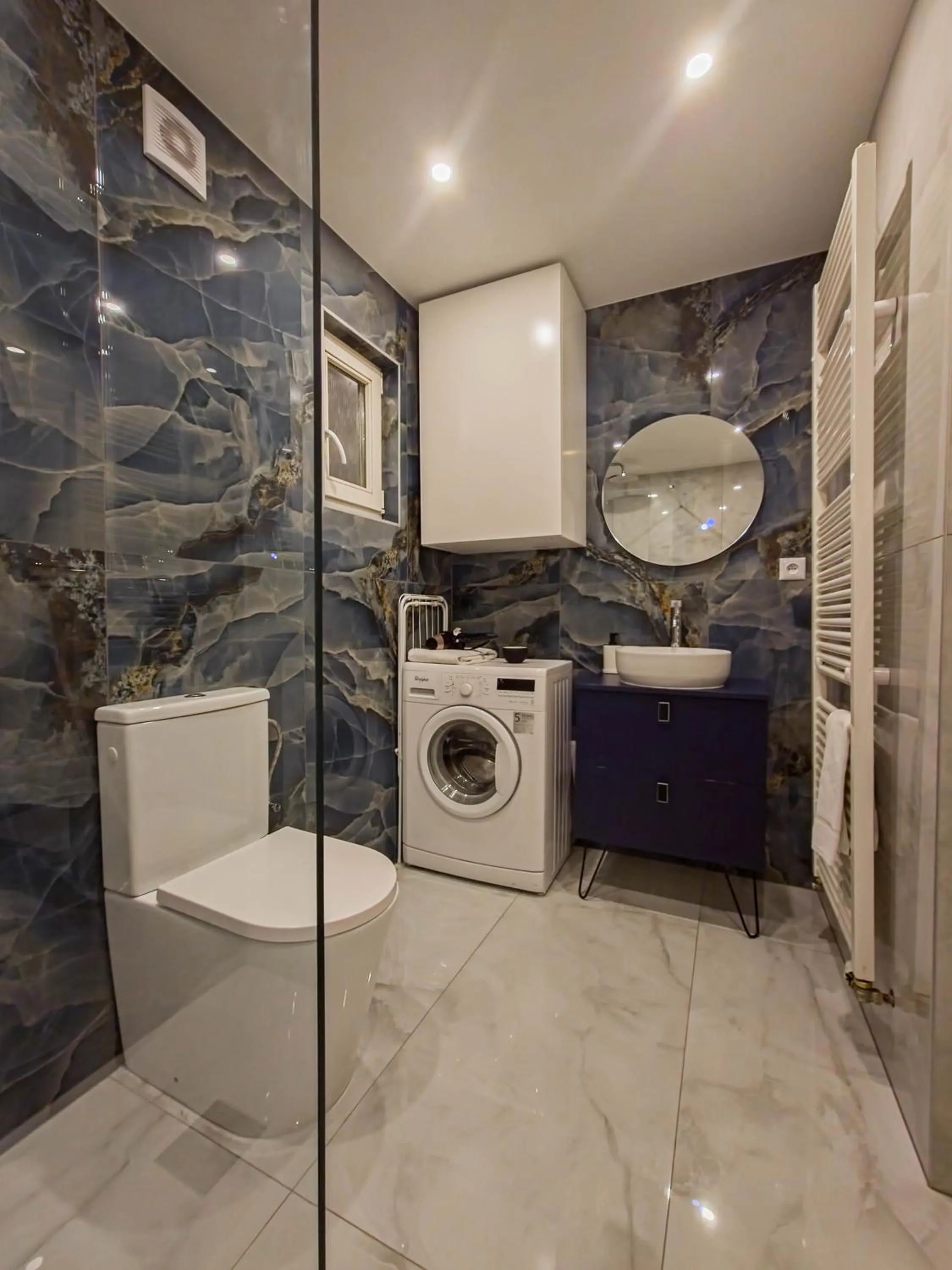 Shower in Garden Apartments