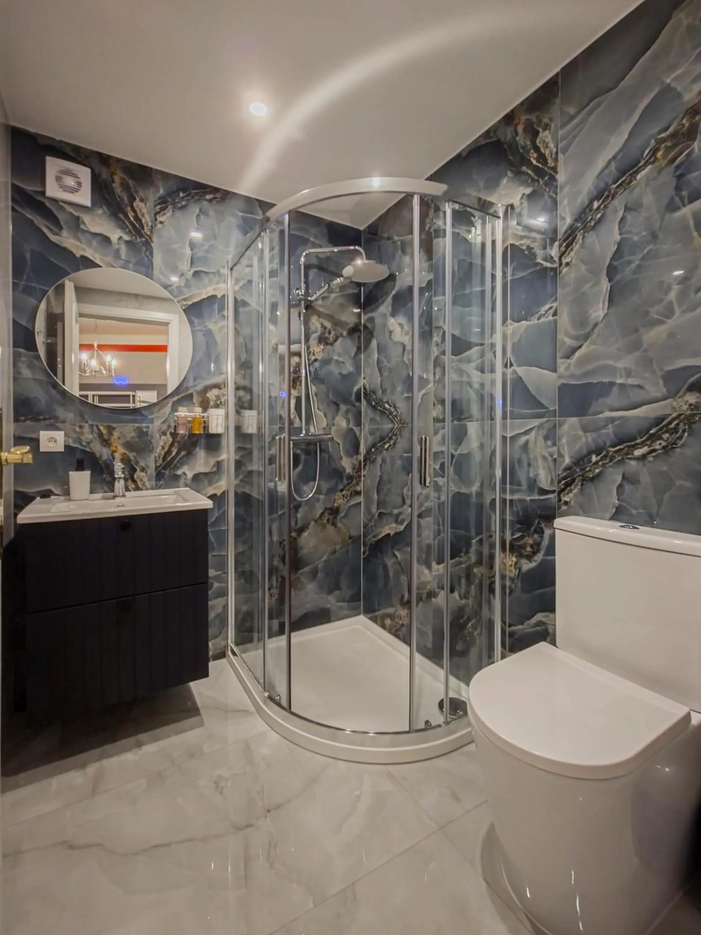 Shower in Garden Apartments