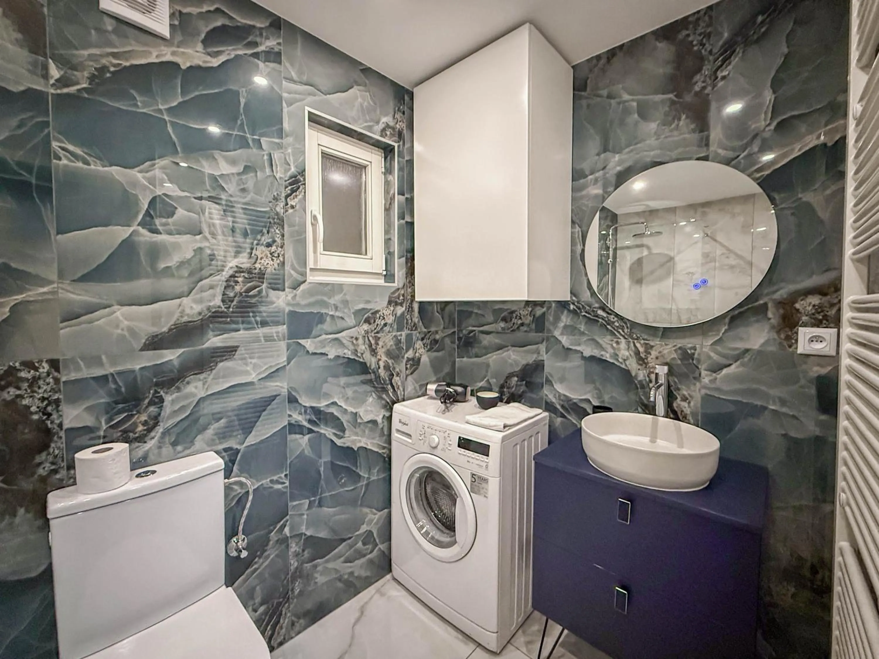 Shower in Garden Apartments