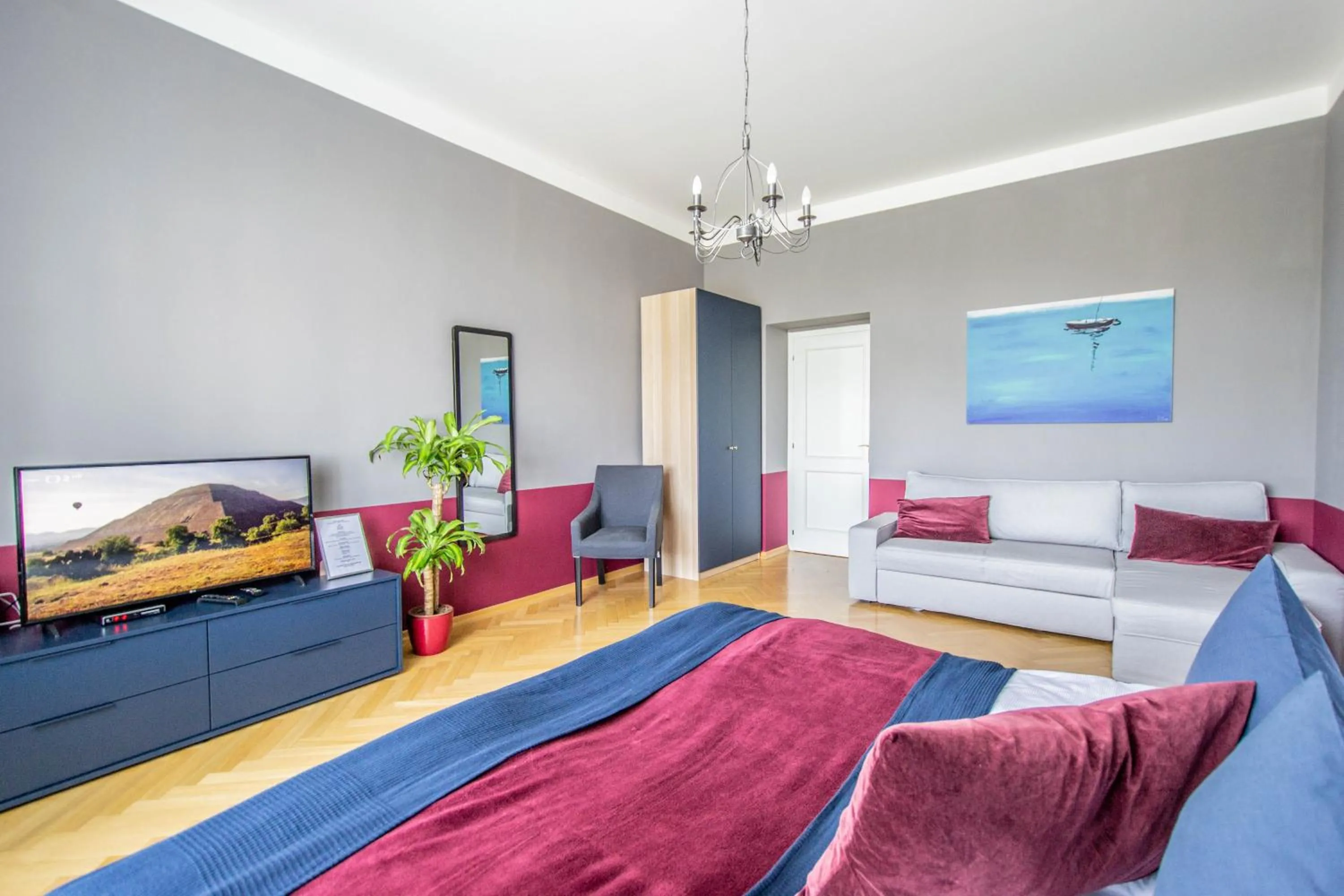 Photo of the whole room in Garden Apartments