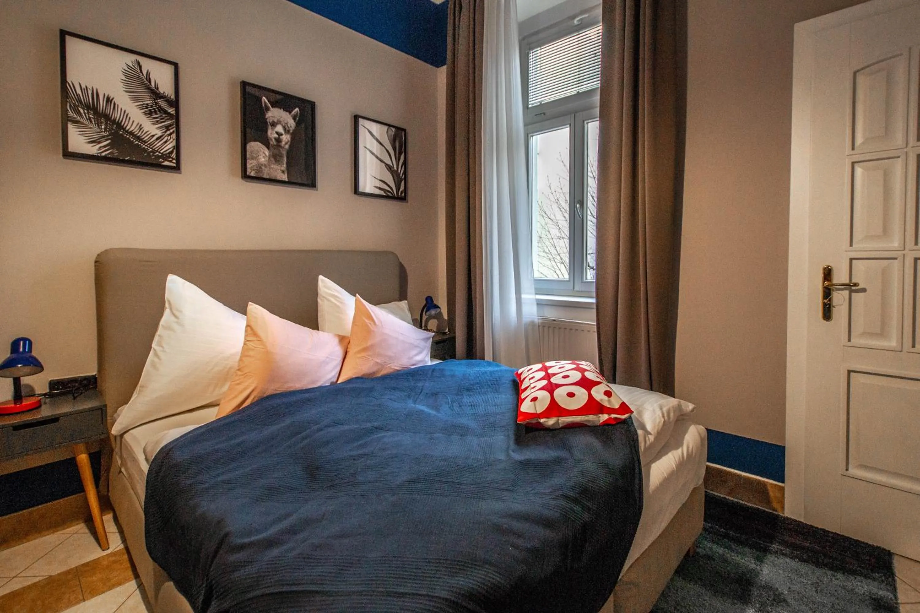 Bedroom, Bed in Garden Apartments