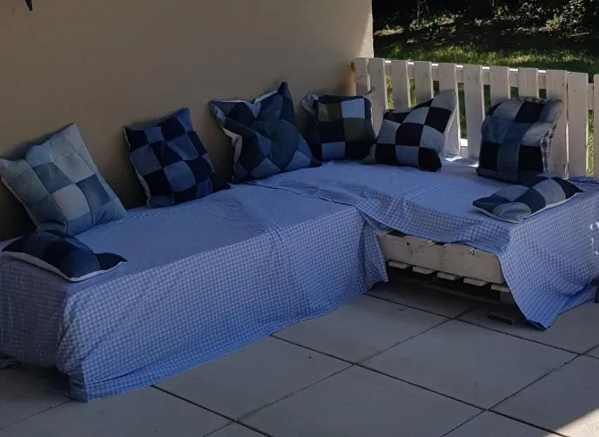 Swimming pool, Bed in Chalet du moulin