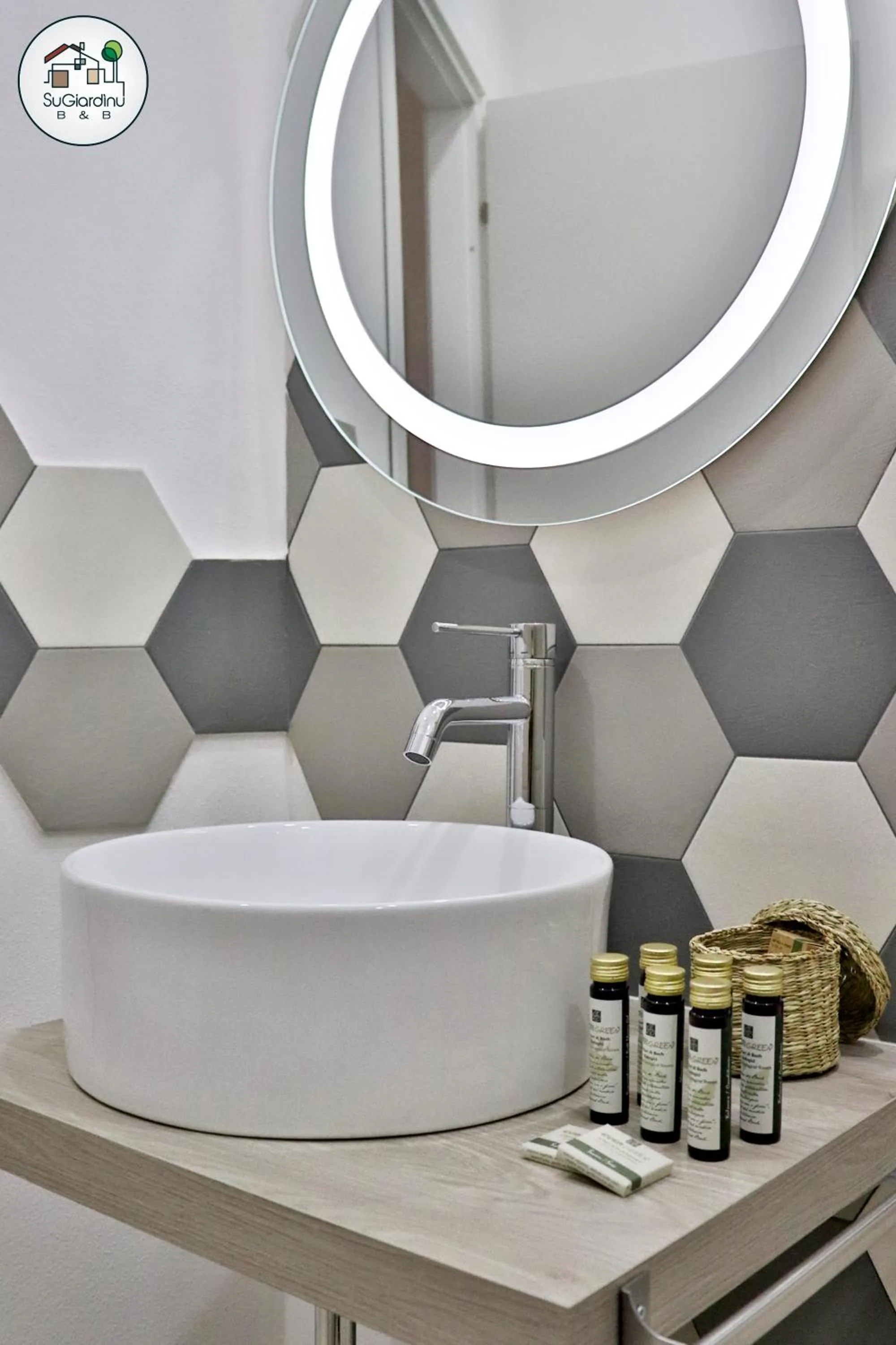 Decorative detail in Su Giardinu