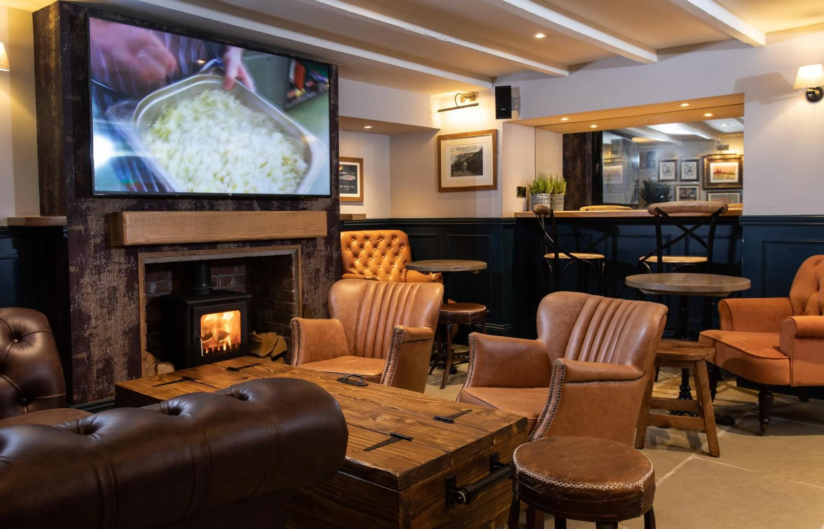 Lounge or bar in The Craster Arms Hotel in Beadnell