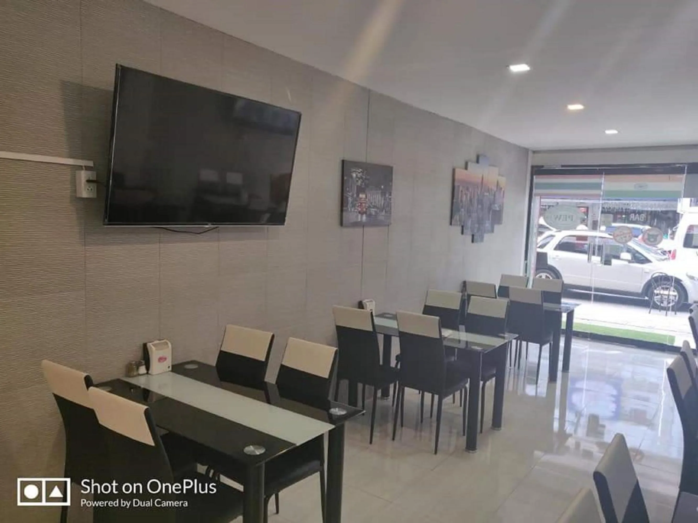 Restaurant/places to eat in Encore Sea View