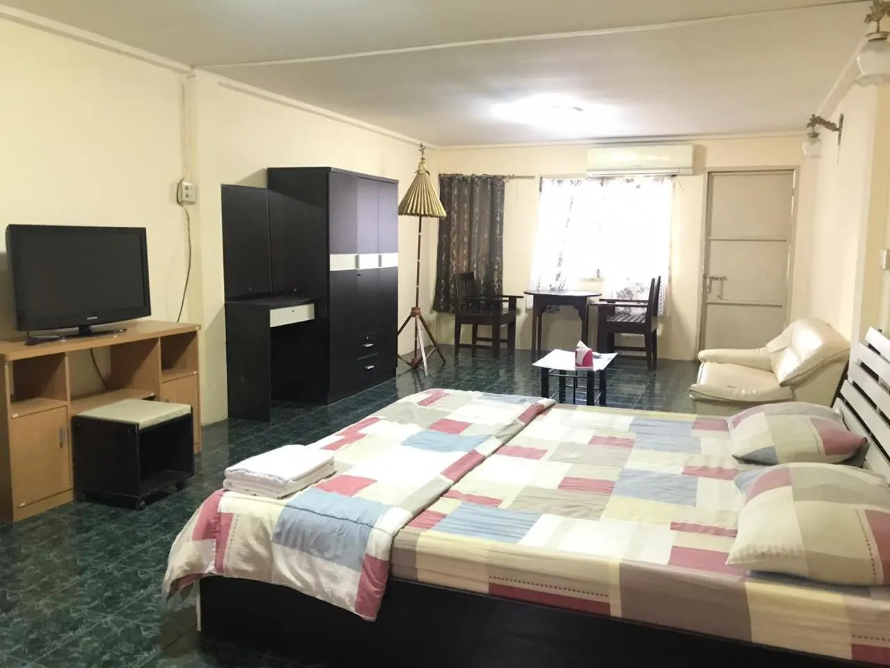 Photo of the whole room, Bed in Encore Sea View