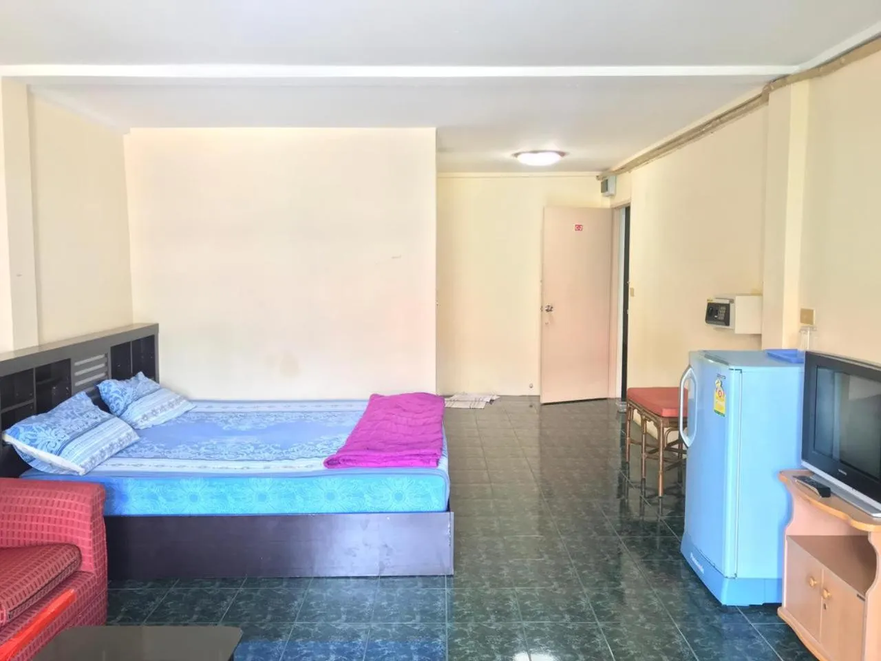 Bedroom, Bed in Encore Sea View