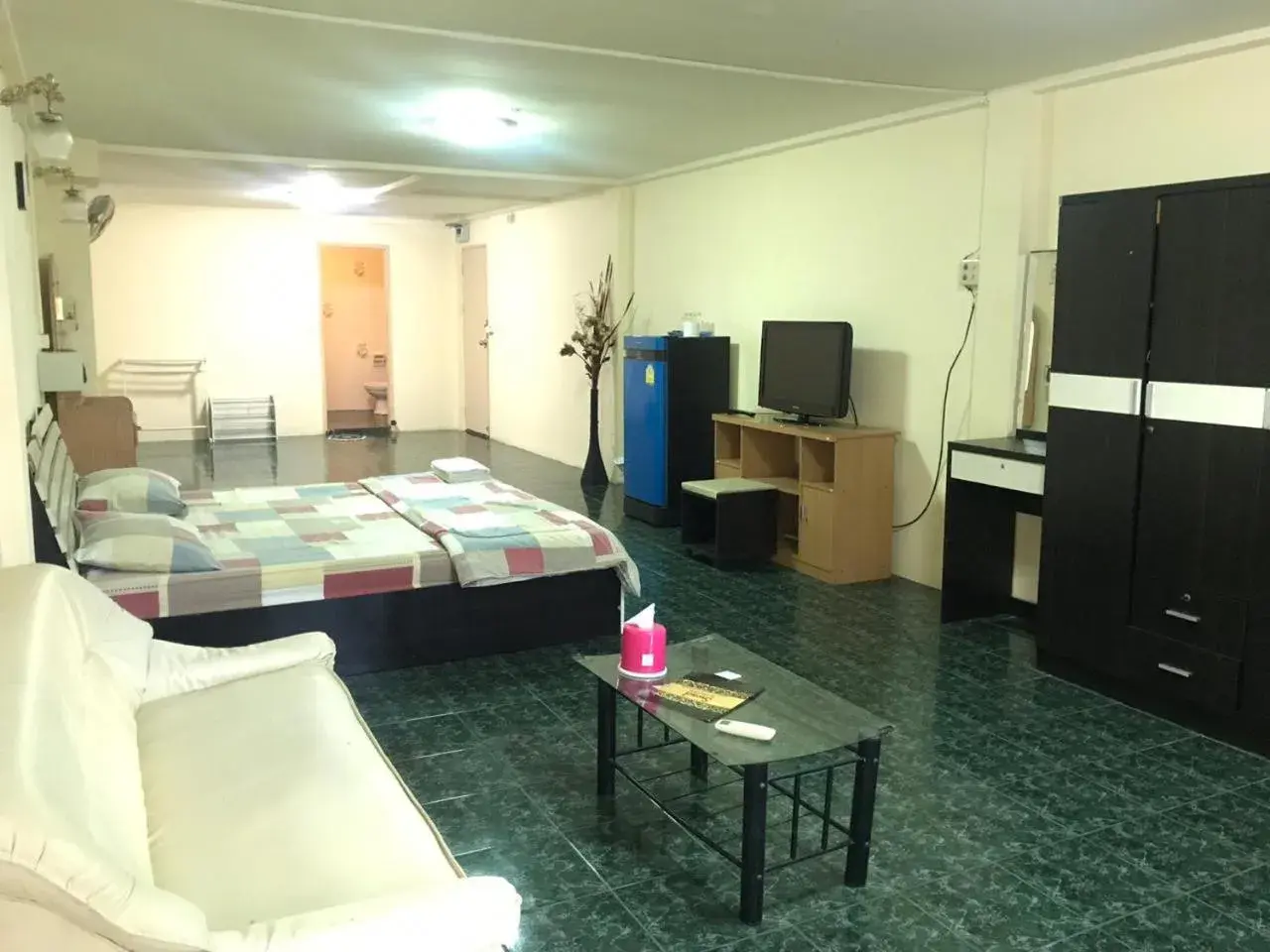 Photo of the whole room, Bed in Encore Sea View Photo of the whole room, Bed in Encore Sea View